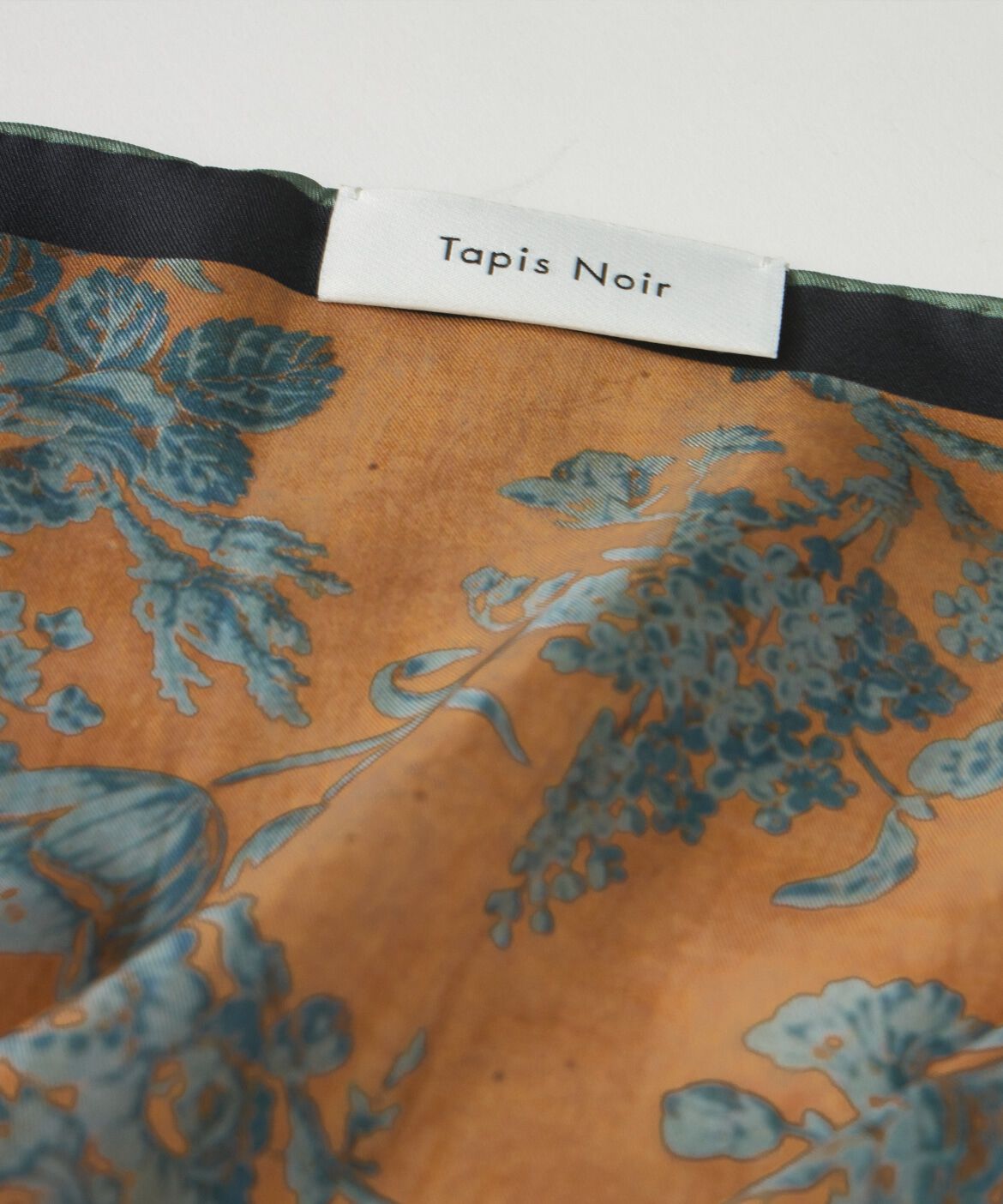 FAVORITE SUKINAMONO「Classical Dahlia Scarfスカーフ《Tapis Noir》」|ストール|