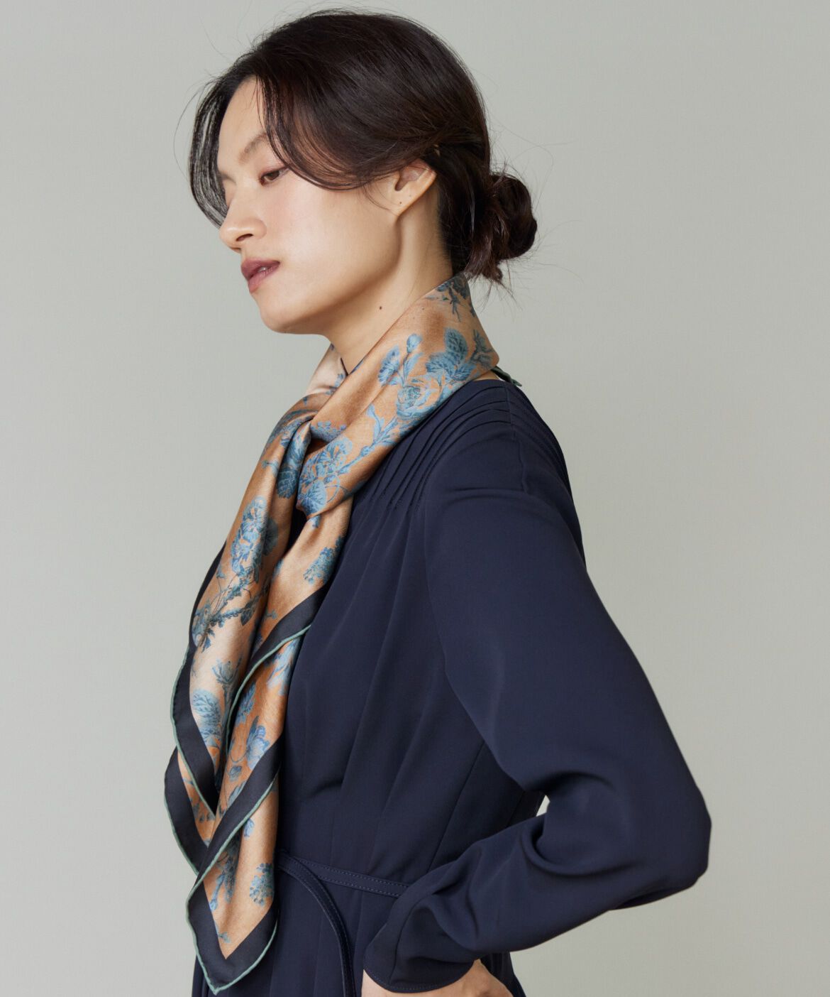 FAVORITE SUKINAMONO「Classical Dahlia Scarfスカーフ《Tapis Noir》」|ストール|