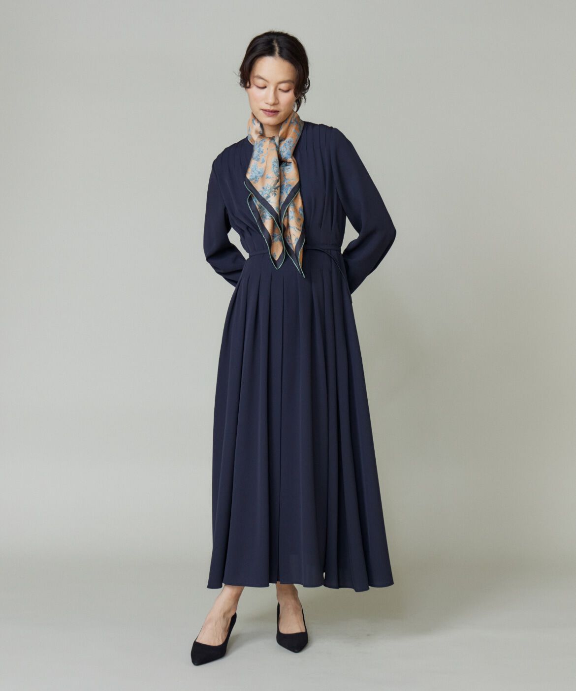 FAVORITE SUKINAMONO「Classical Dahlia Scarfスカーフ《Tapis Noir》」|ストール|