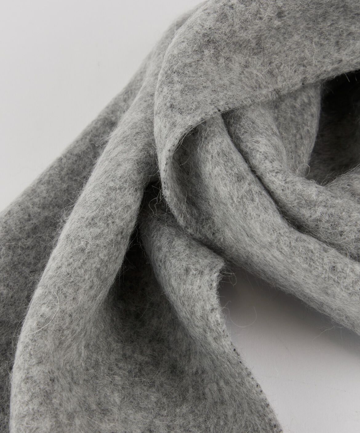 DAY by DAY it&rsquo;s international「カラーフリンジ マフラー 《PIERRE QUIOC/ピエールキオック》」|ストール|