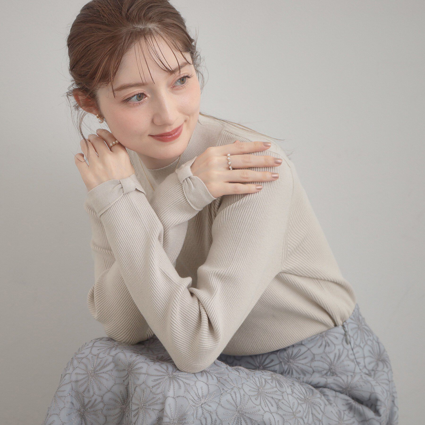 Couture broach「【洗える・着映え】袖リボン リブニット」|ニット・セーター|グレージュ(050)