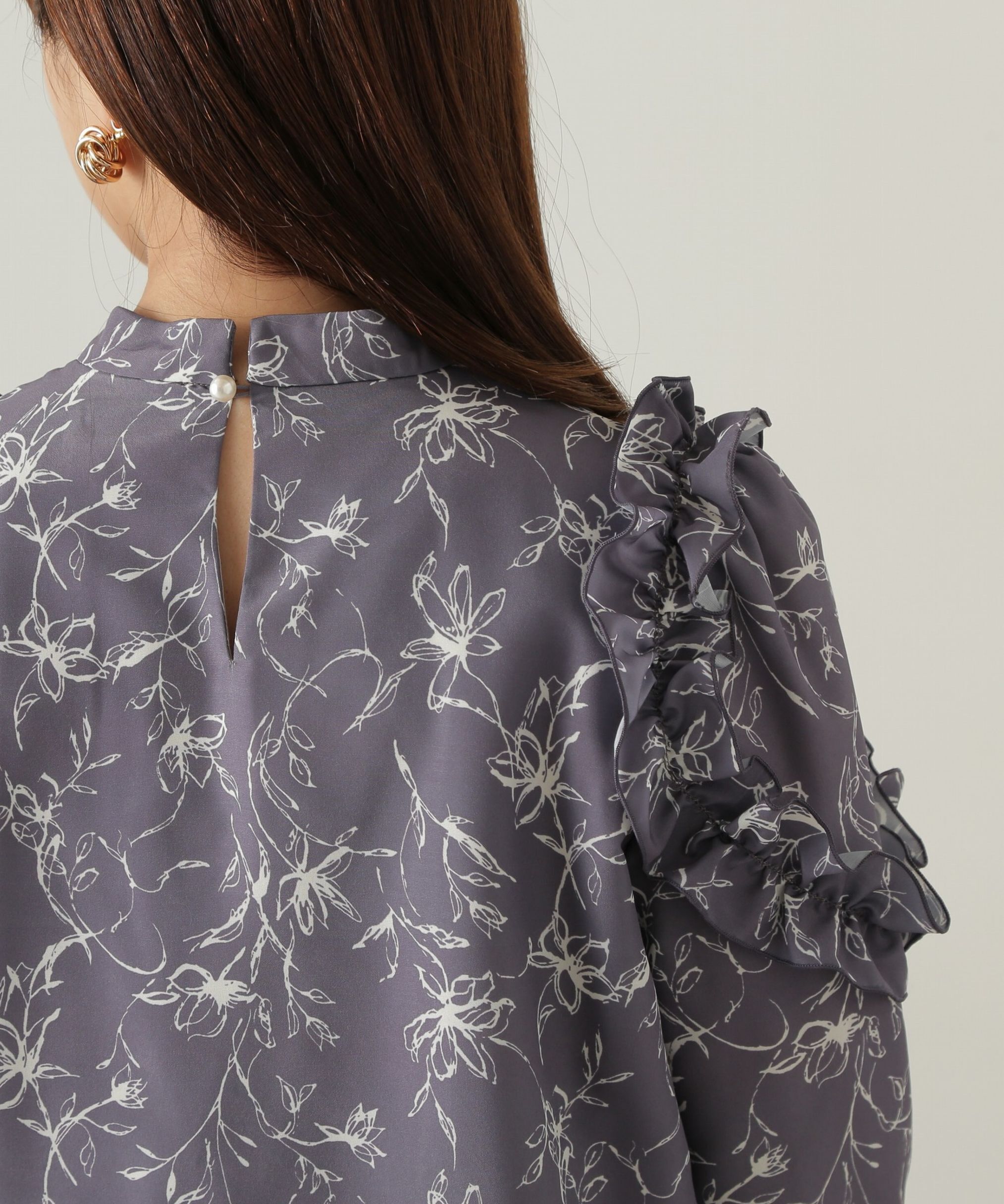 PROPORTION BODY DRESSING「モノトーンフラワーフリルブラウス　24AW」|シャツ・ブラウス|