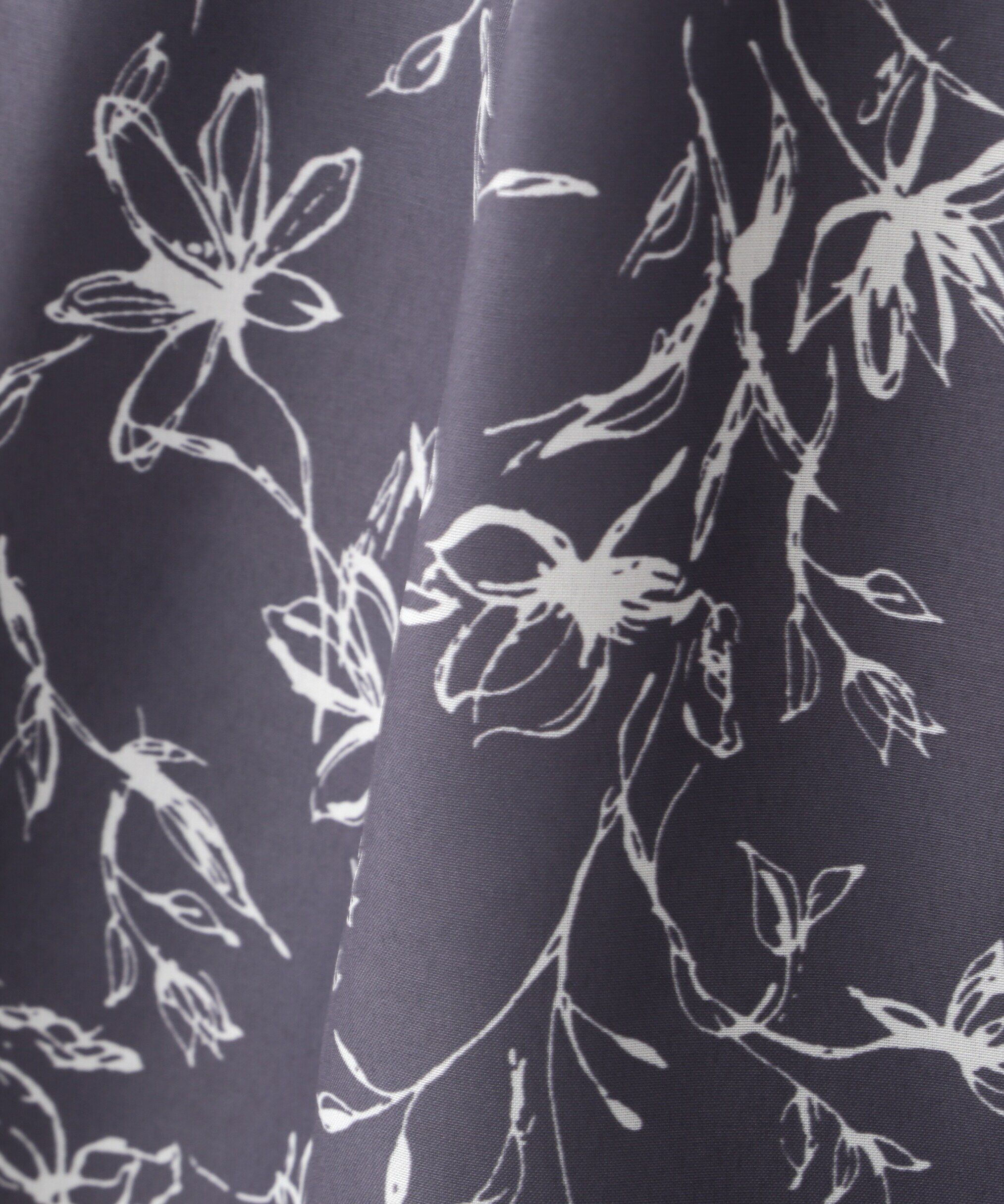 PROPORTION BODY DRESSING「モノトーンフラワーフリルブラウス　24AW」|シャツ・ブラウス|