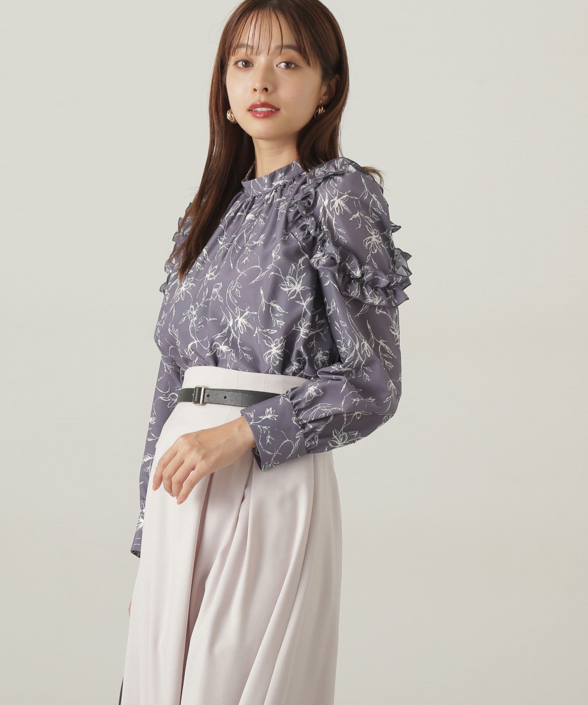 PROPORTION BODY DRESSING「モノトーンフラワーフリルブラウス　24AW」|シャツ・ブラウス|