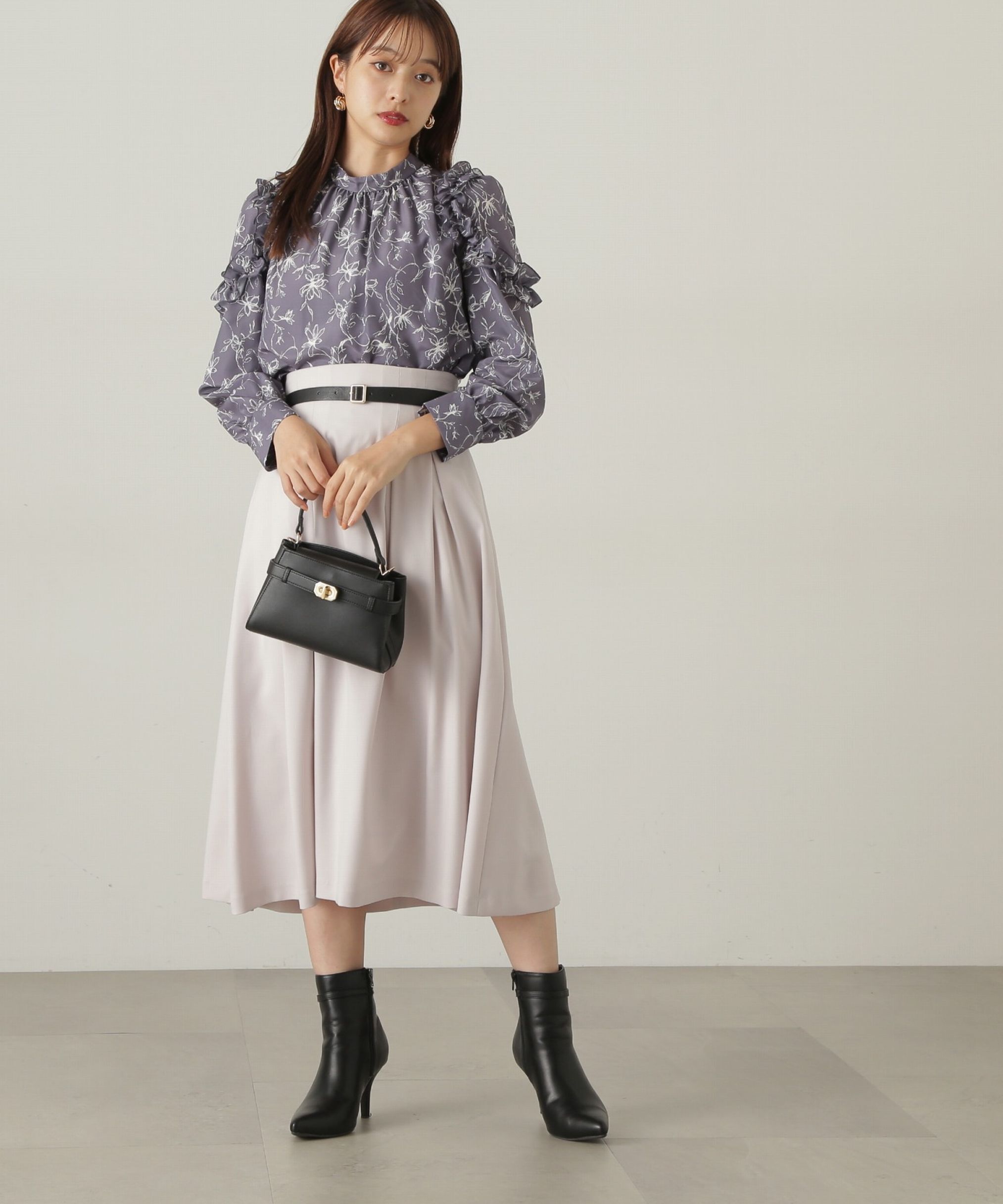 PROPORTION BODY DRESSING「モノトーンフラワーフリルブラウス　24AW」|シャツ・ブラウス|