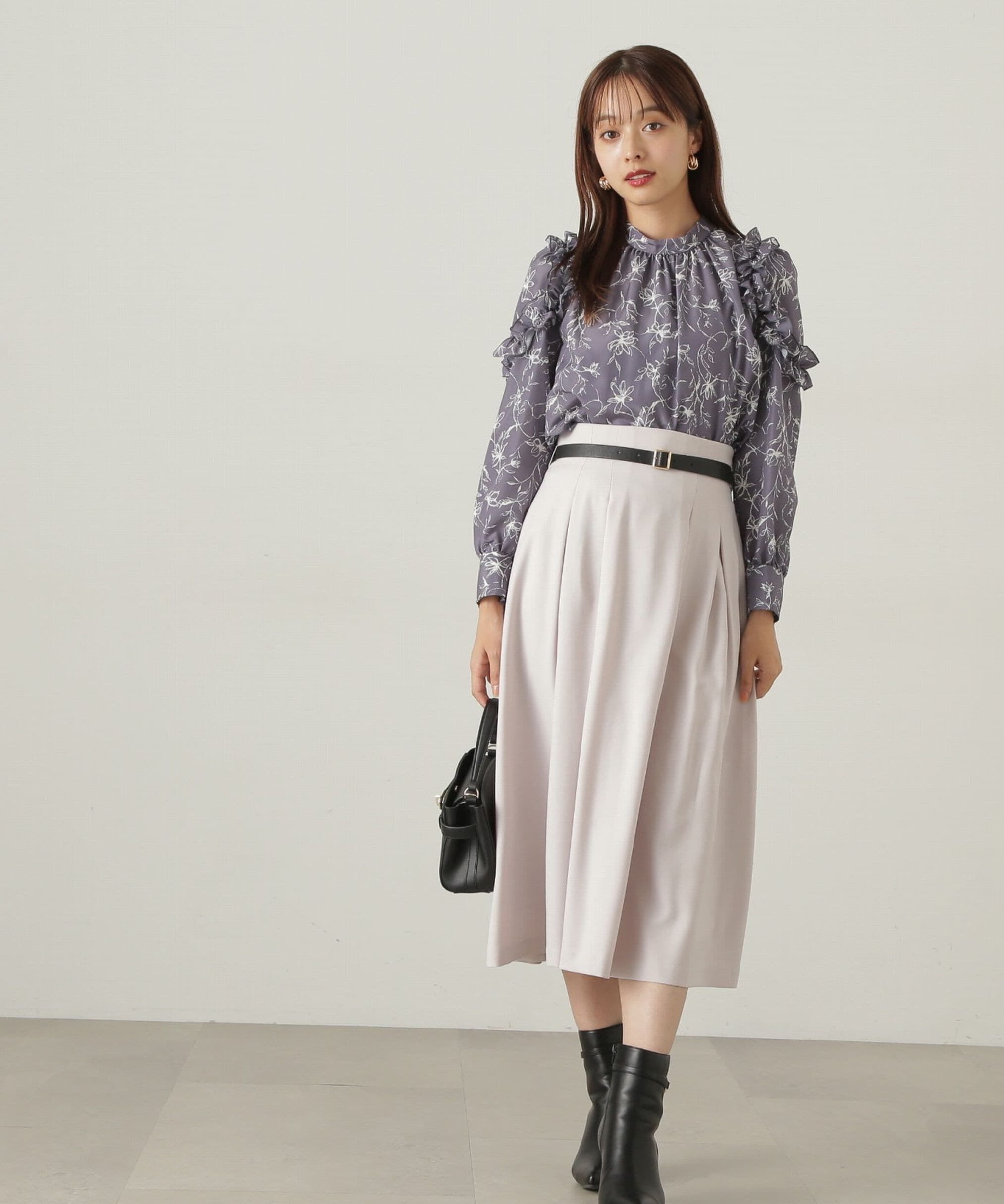 PROPORTION BODY DRESSING「モノトーンフラワーフリルブラウス　24AW」|シャツ・ブラウス|