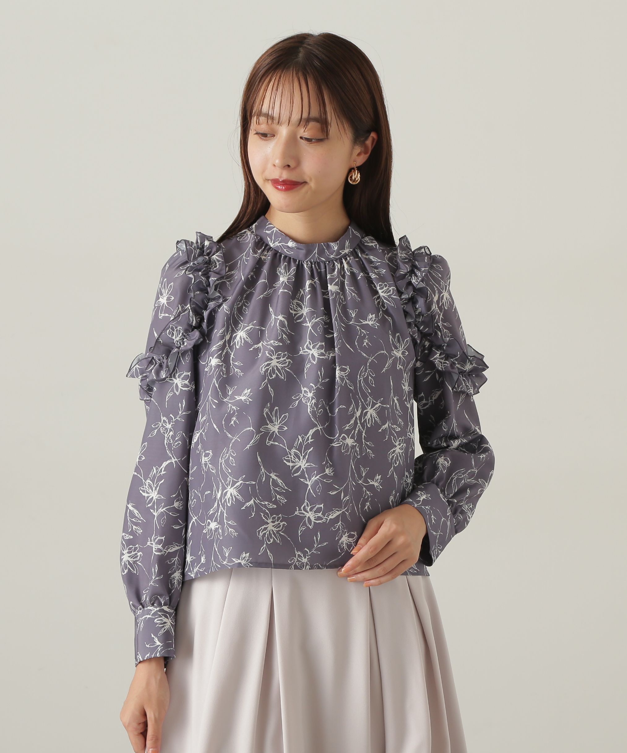 PROPORTION BODY DRESSING「モノトーンフラワーフリルブラウス　24AW」|シャツ・ブラウス|