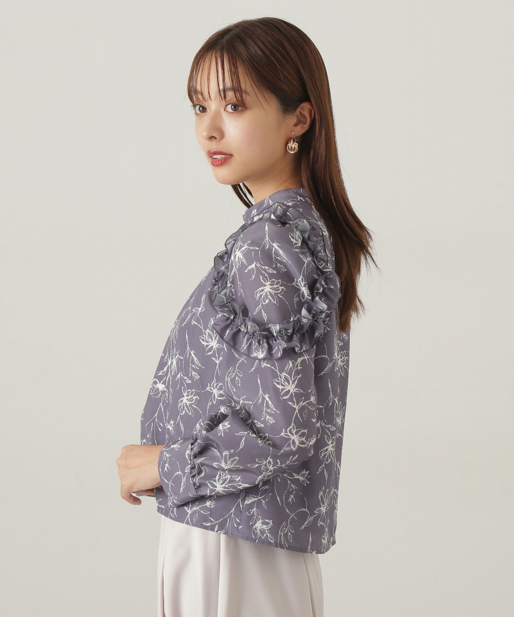 PROPORTION BODY DRESSING「モノトーンフラワーフリルブラウス　24AW」|シャツ・ブラウス|