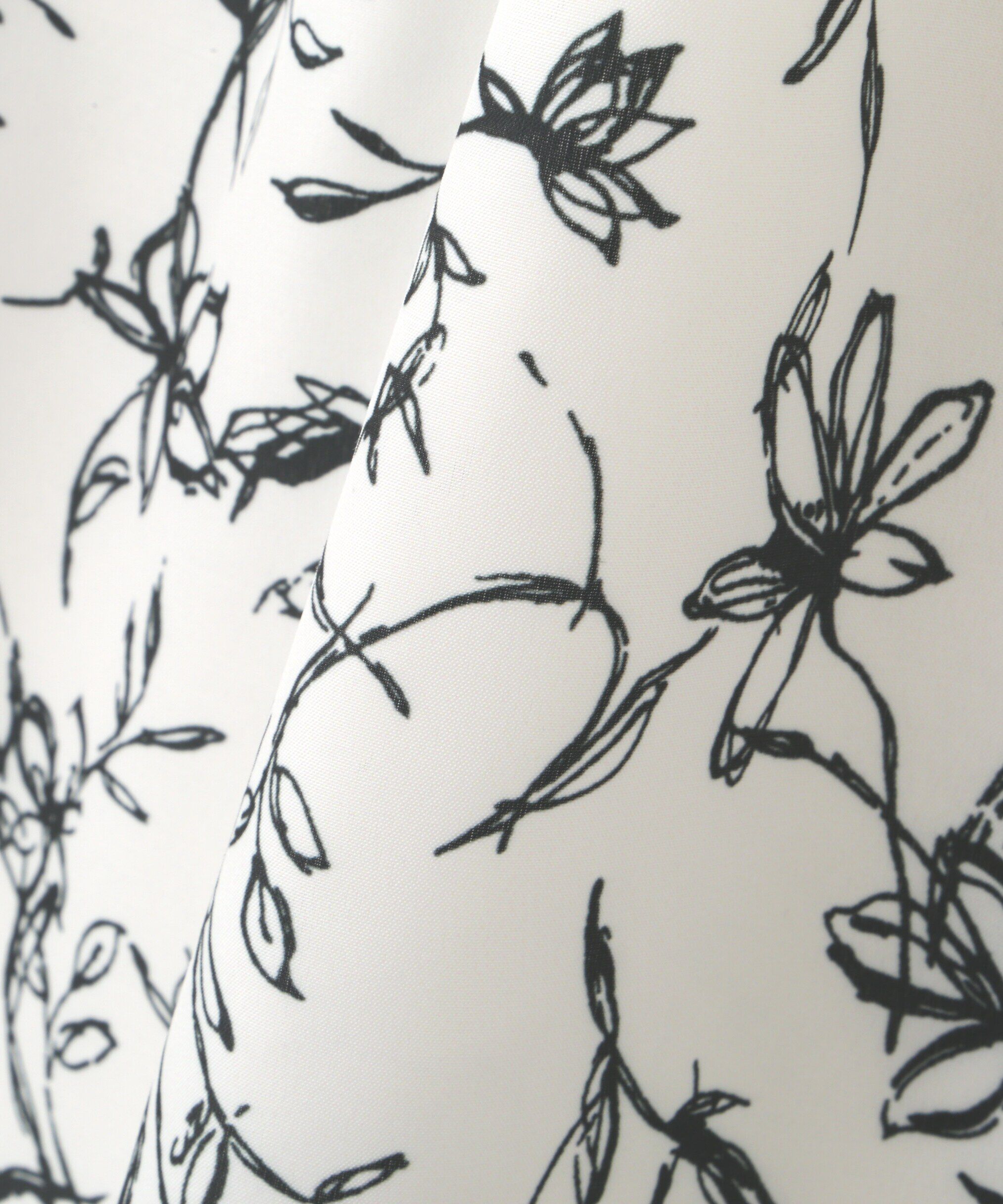 PROPORTION BODY DRESSING「モノトーンフラワーフリルブラウス　24AW」|シャツ・ブラウス|