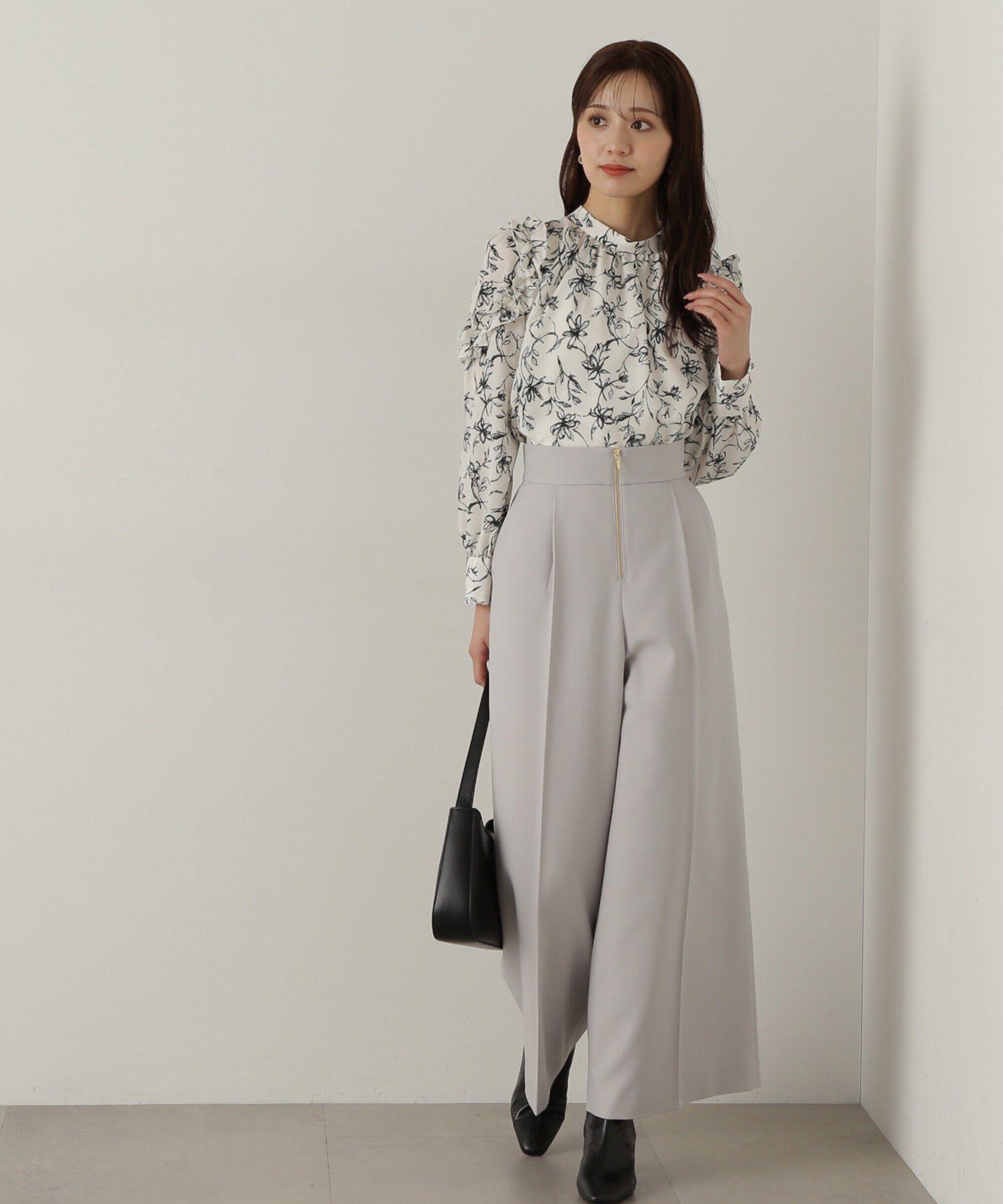 PROPORTION BODY DRESSING「モノトーンフラワーフリルブラウス　24AW」|シャツ・ブラウス|