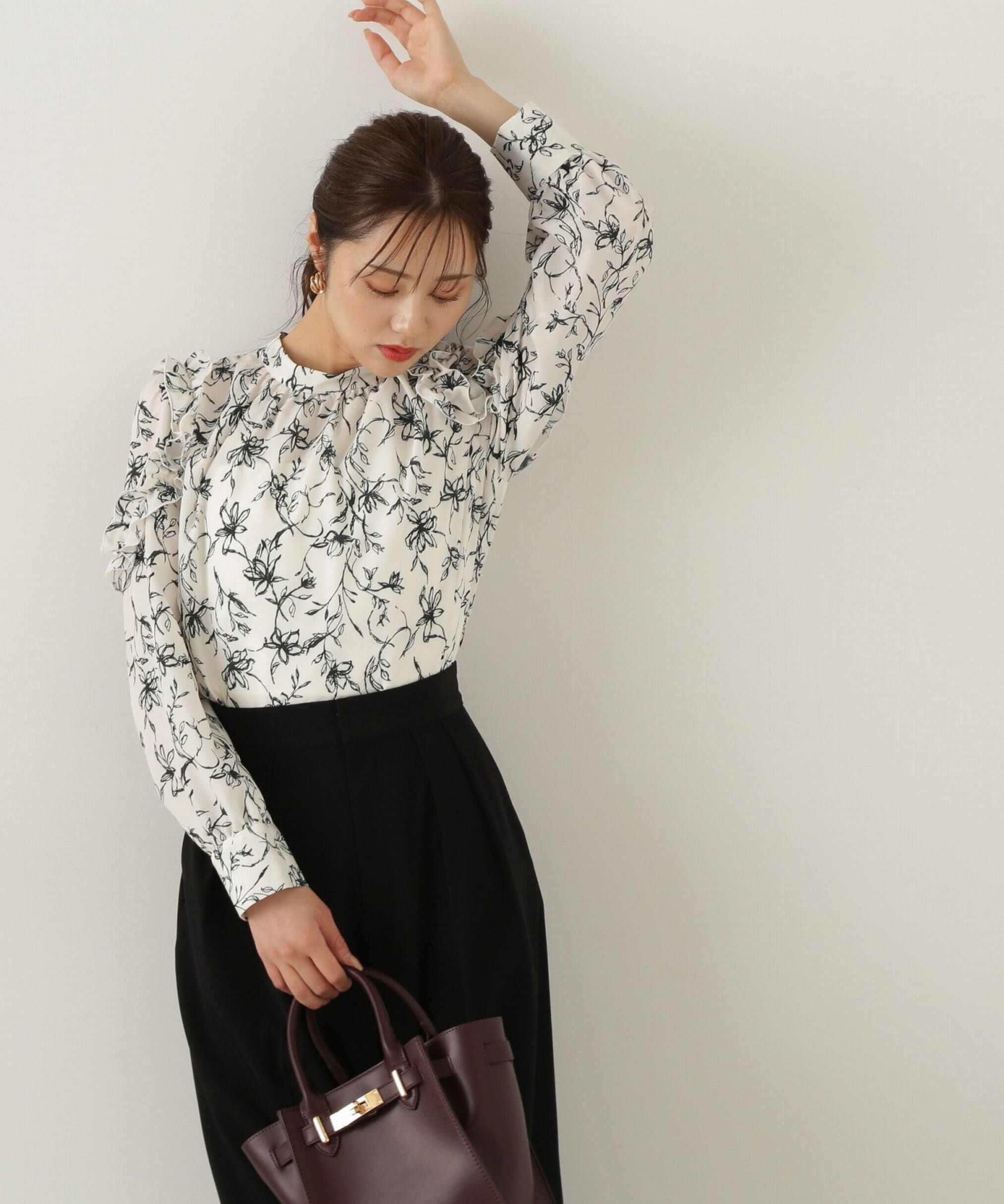 PROPORTION BODY DRESSING「モノトーンフラワーフリルブラウス　24AW」|シャツ・ブラウス|