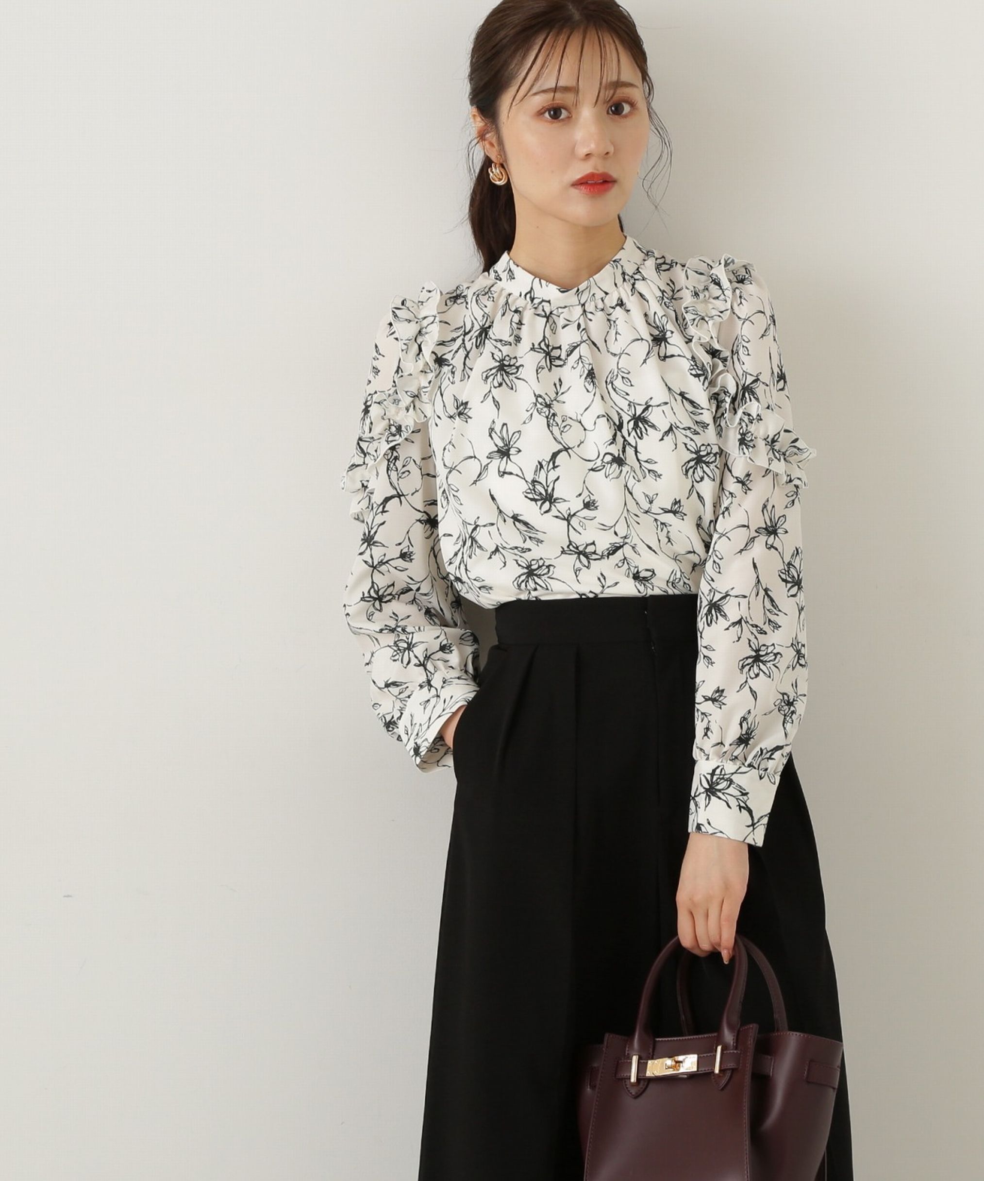 PROPORTION BODY DRESSING「モノトーンフラワーフリルブラウス　24AW」|シャツ・ブラウス|