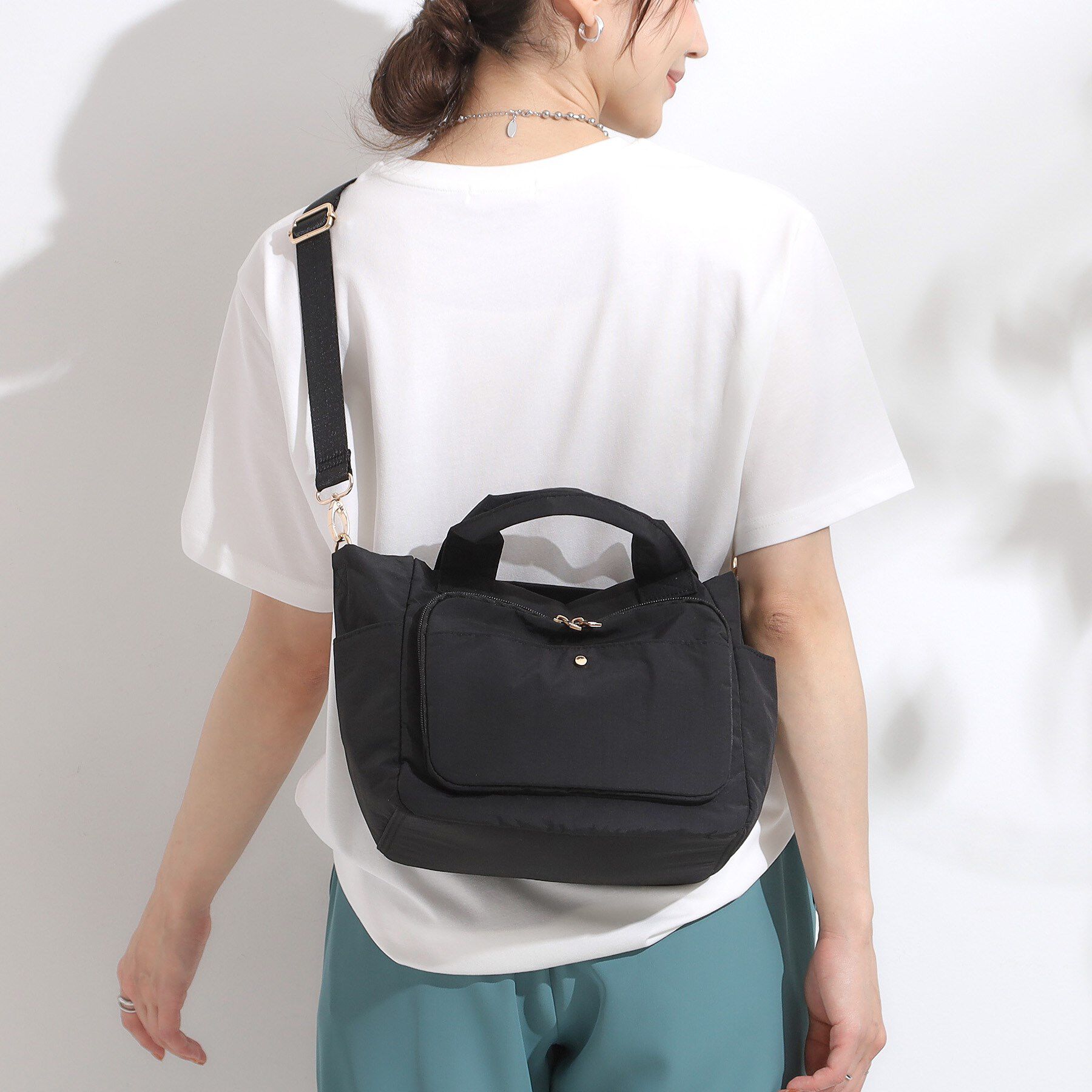 SHOO･LA･RUE「【撥水／2WAY】フロントポケット10ポケットトートバッグ」|トートバッグ|ブラック(019)