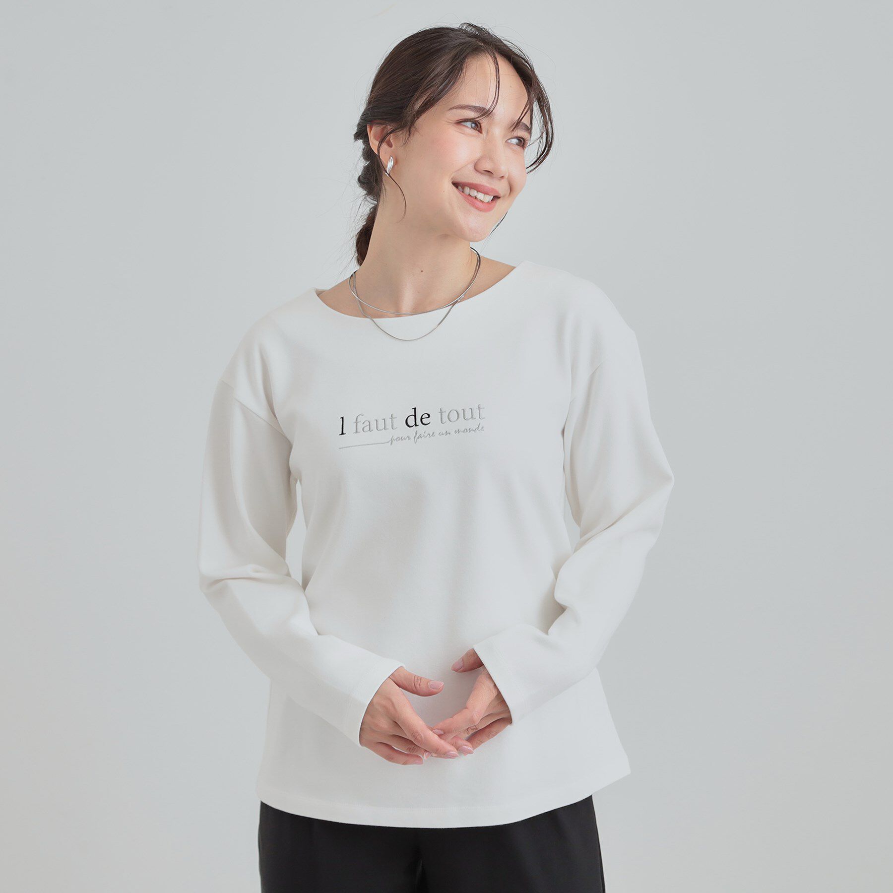 SHOO･LA･RUE「【洗濯機可/S-LL】大人が着やすい小さめロゴ 刺繍ロンT」|Tシャツ・カットソー|