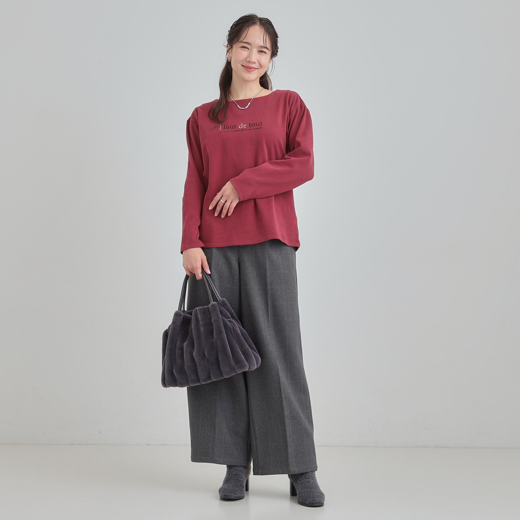 SHOO･LA･RUE「【洗濯機可/S-LL】大人が着やすい小さめロゴ 刺繍ロンT」|Tシャツ・カットソー|