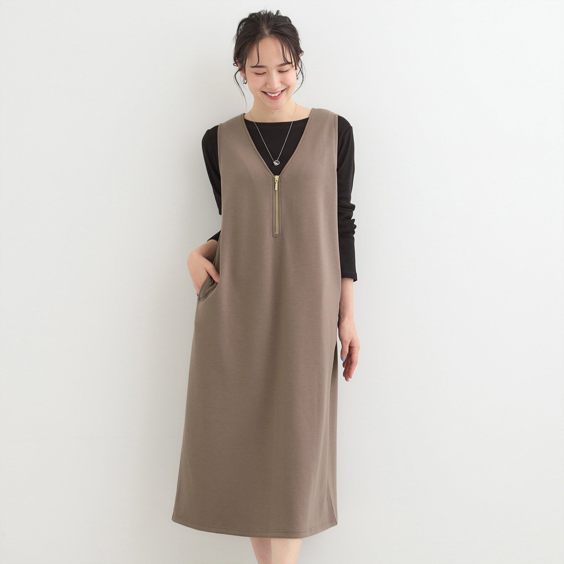SHOO･LA･RUE「なめらかダンボールハーフジップ Vネックジャンパースカート」|ワンピース|