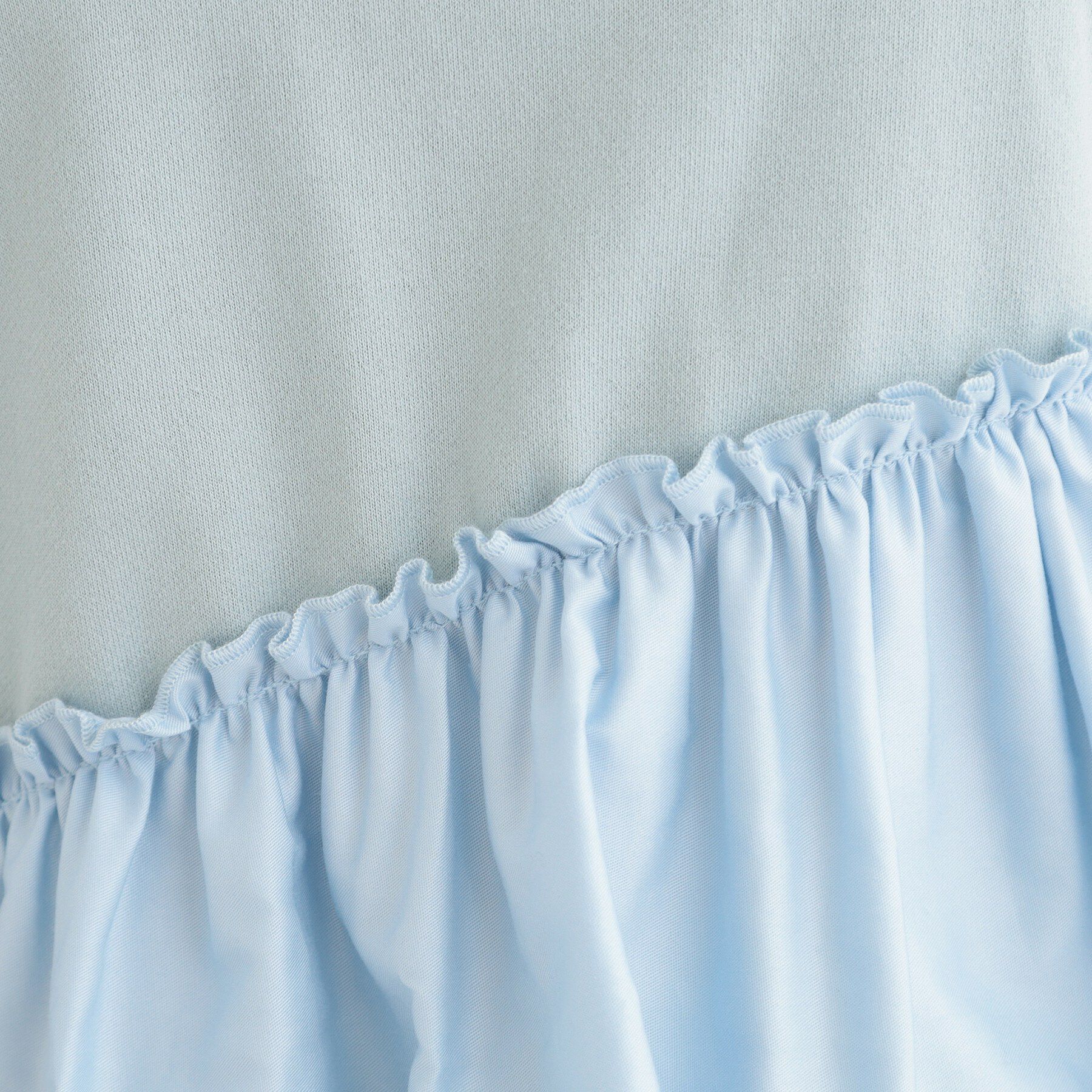 SHOO･LA･RUE「【洗濯機可】ほんのり甘い アシンメトリーフリルの上品トップス」|パーカー|