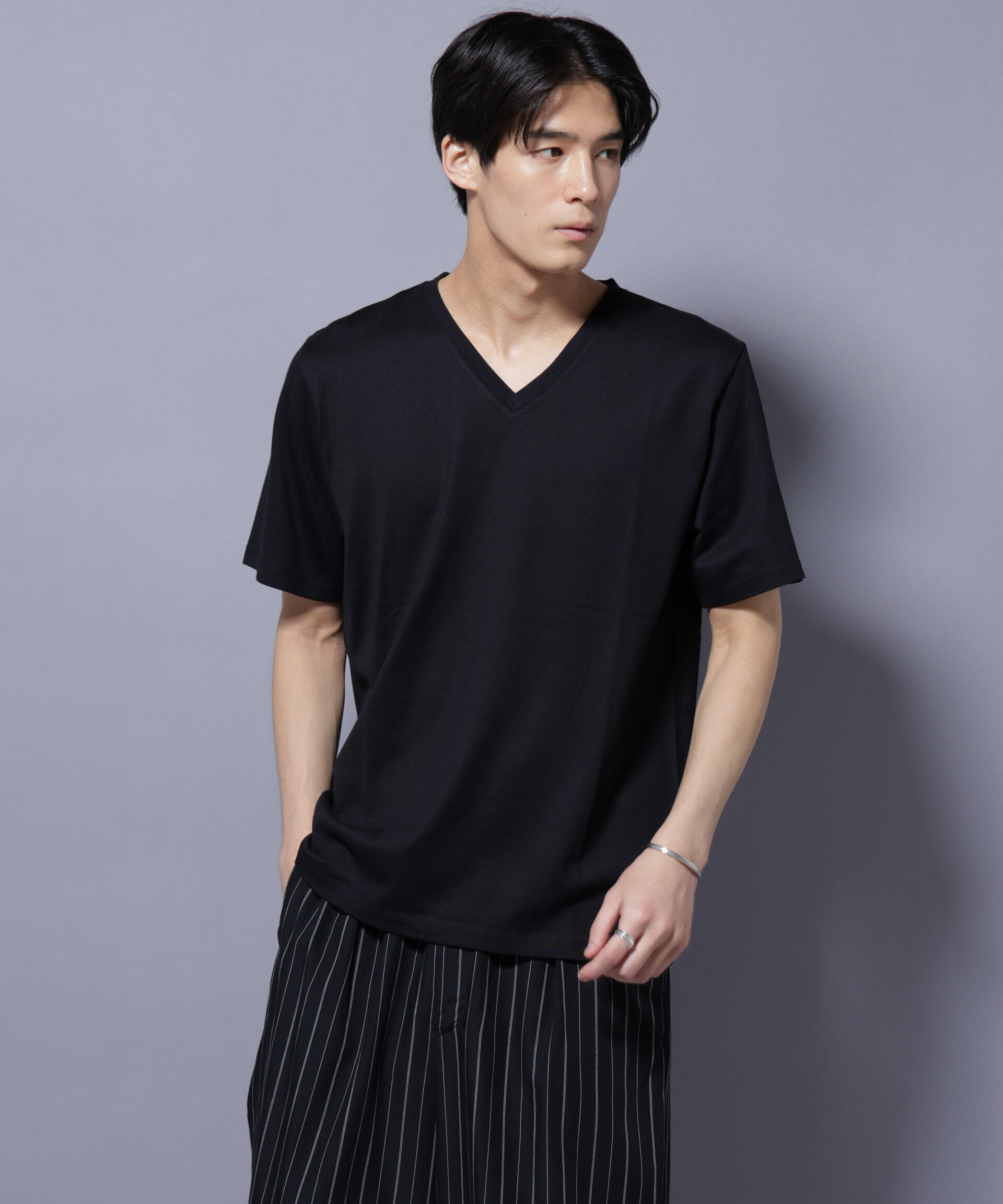 nano･universe「WEB限定/Anti Soaked(R) 汗染み防止 Vネック レギュラーシルエットTシャツ」|Tシャツ・カットソー|