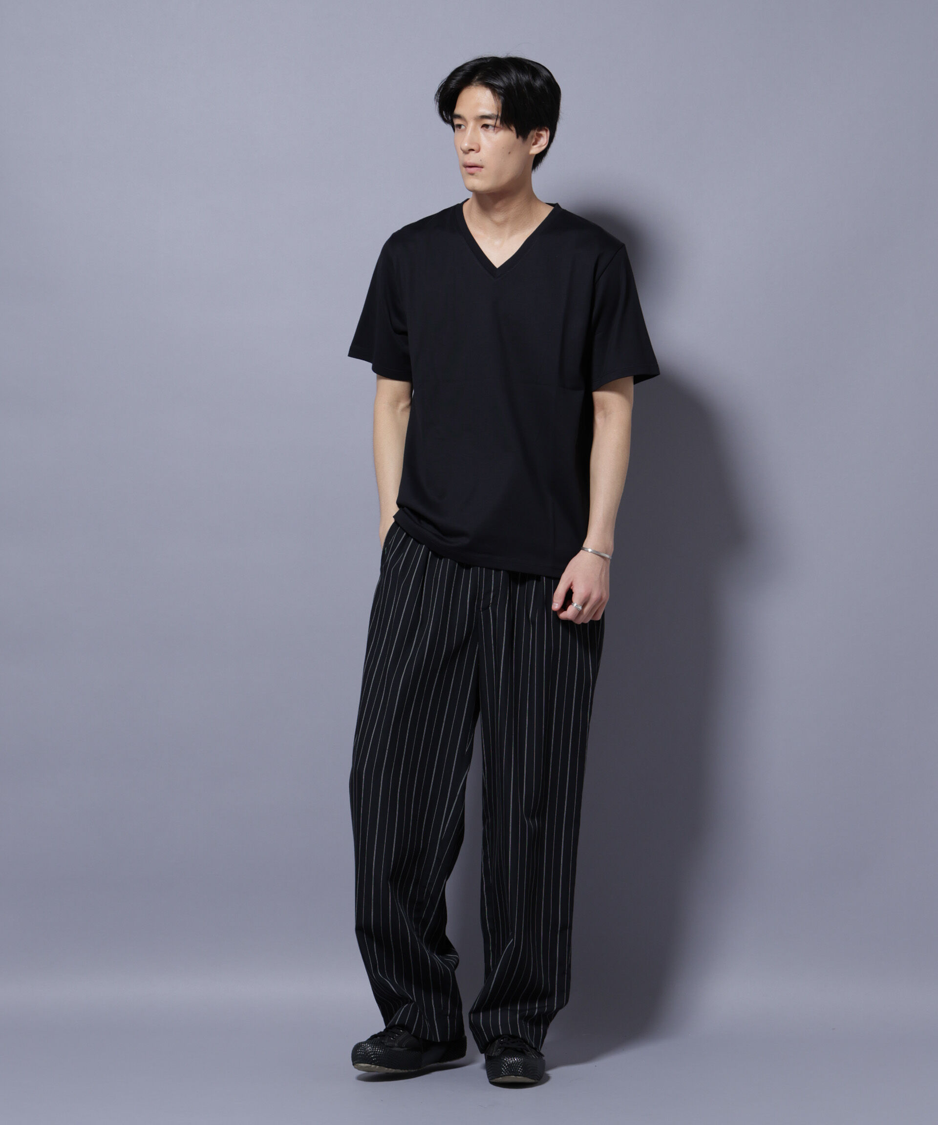 nano･universe「WEB限定/Anti Soaked(R) 汗染み防止 Vネック レギュラーシルエットTシャツ」|Tシャツ・カットソー|