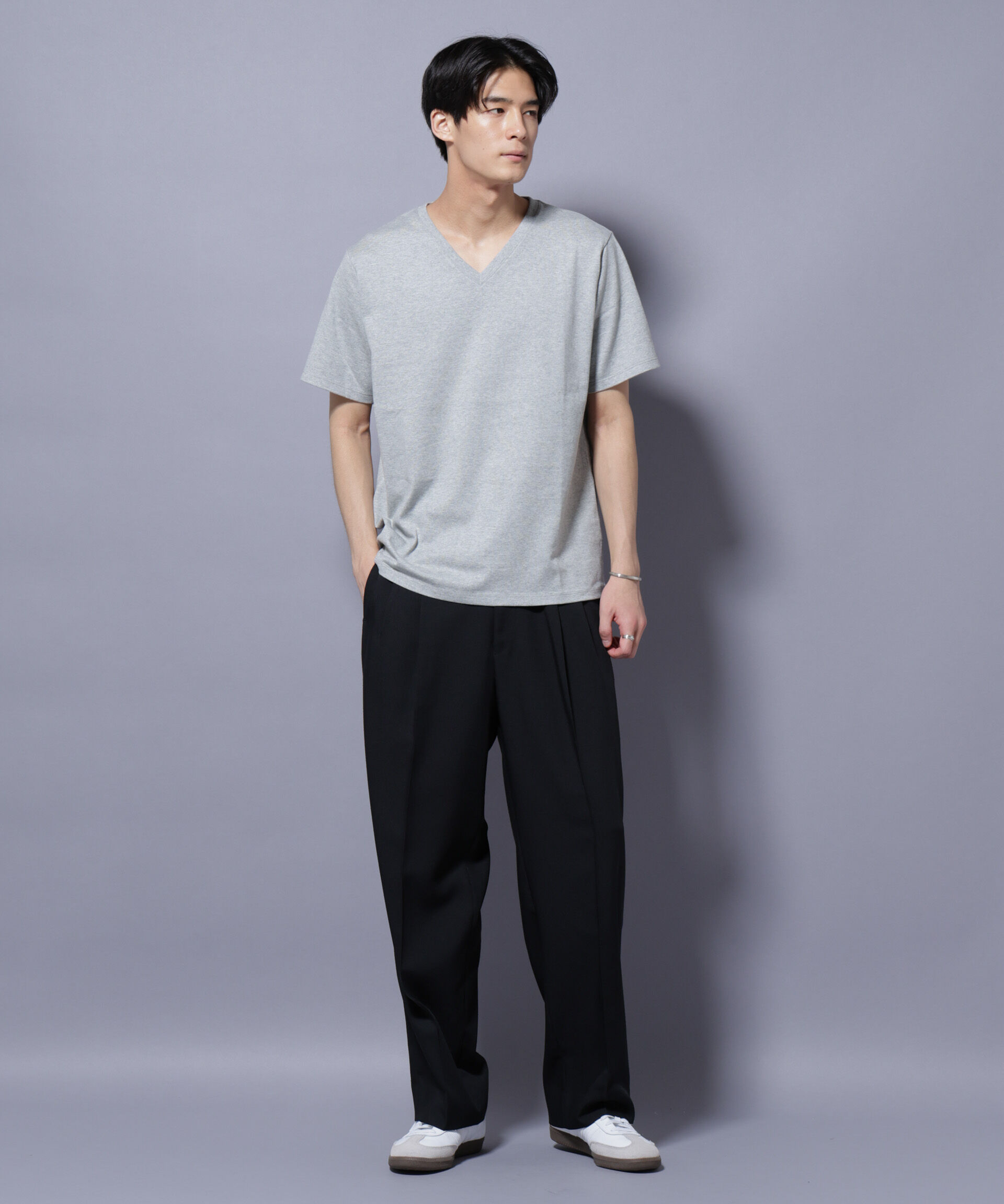 nano･universe「WEB限定/Anti Soaked(R) 汗染み防止 Vネック レギュラーシルエットTシャツ」|Tシャツ・カットソー|