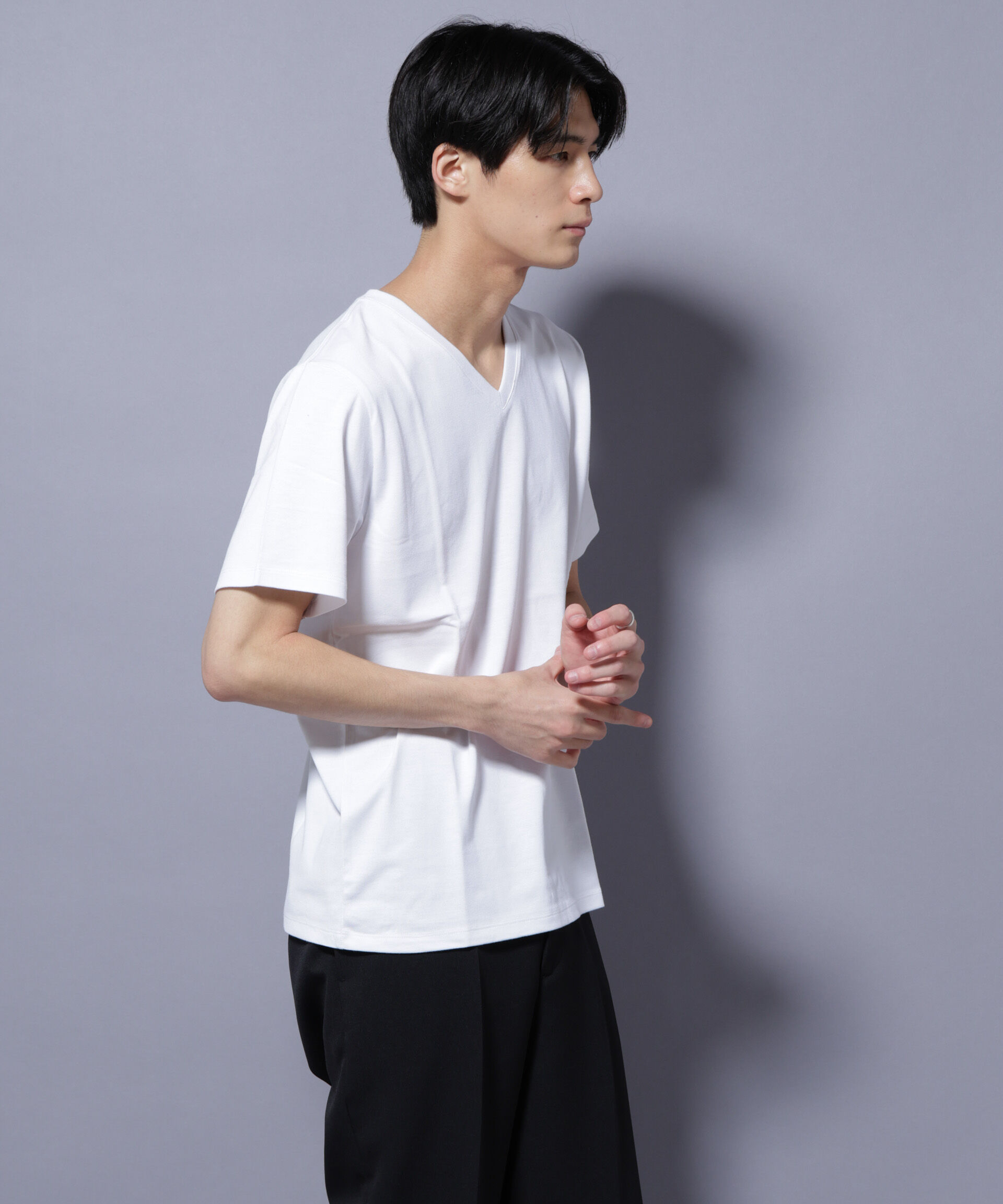 nano･universe「WEB限定/Anti Soaked(R) 汗染み防止 Vネック レギュラーシルエットTシャツ」|Tシャツ・カットソー|