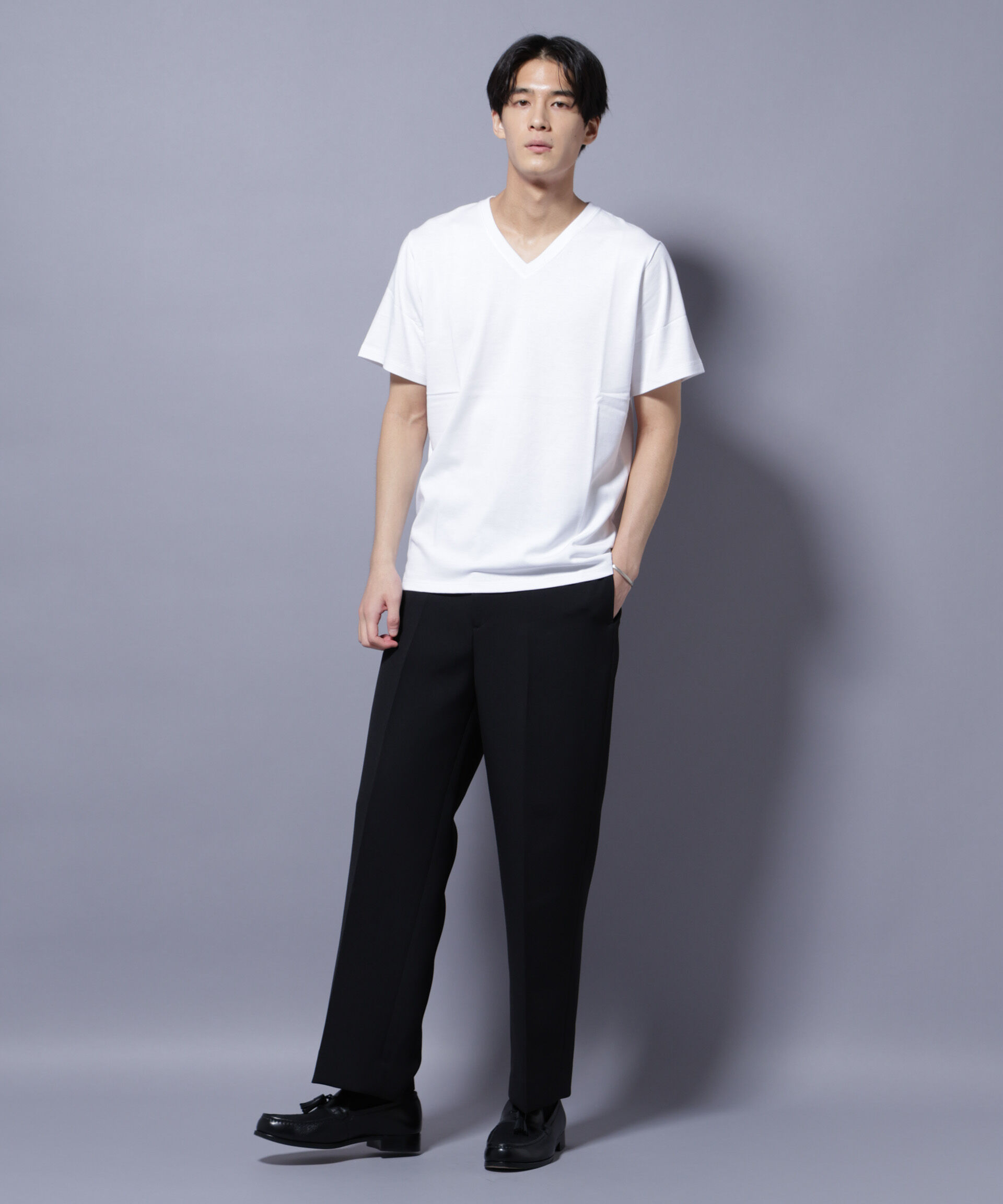 nano･universe「WEB限定/Anti Soaked(R) 汗染み防止 Vネック レギュラーシルエットTシャツ」|Tシャツ・カットソー|