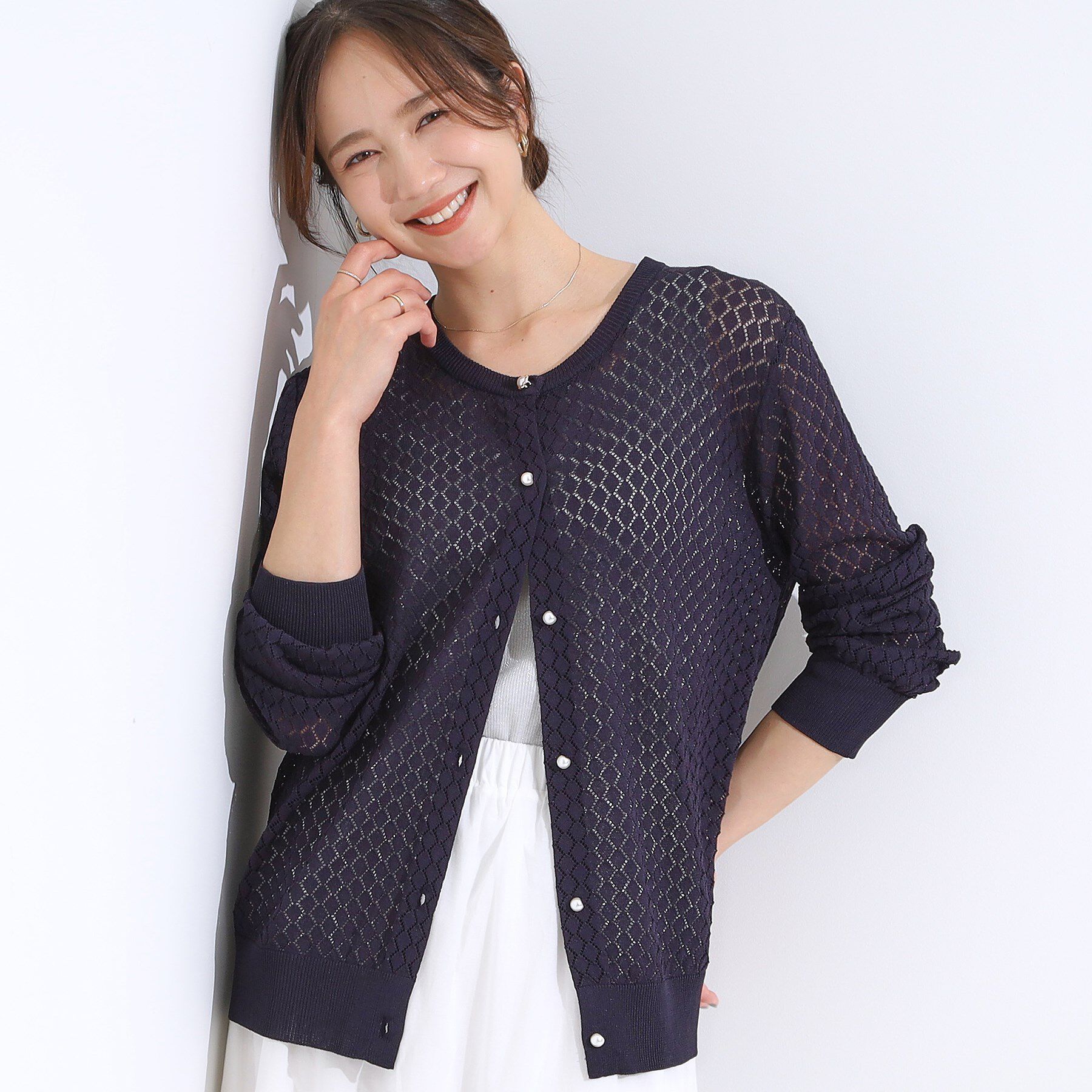 SHOO･LA･RUE「【S-LL】透かし編みが大人上品 マルチボタンニットカーディガン」|カーディガン|ネイビー(094)