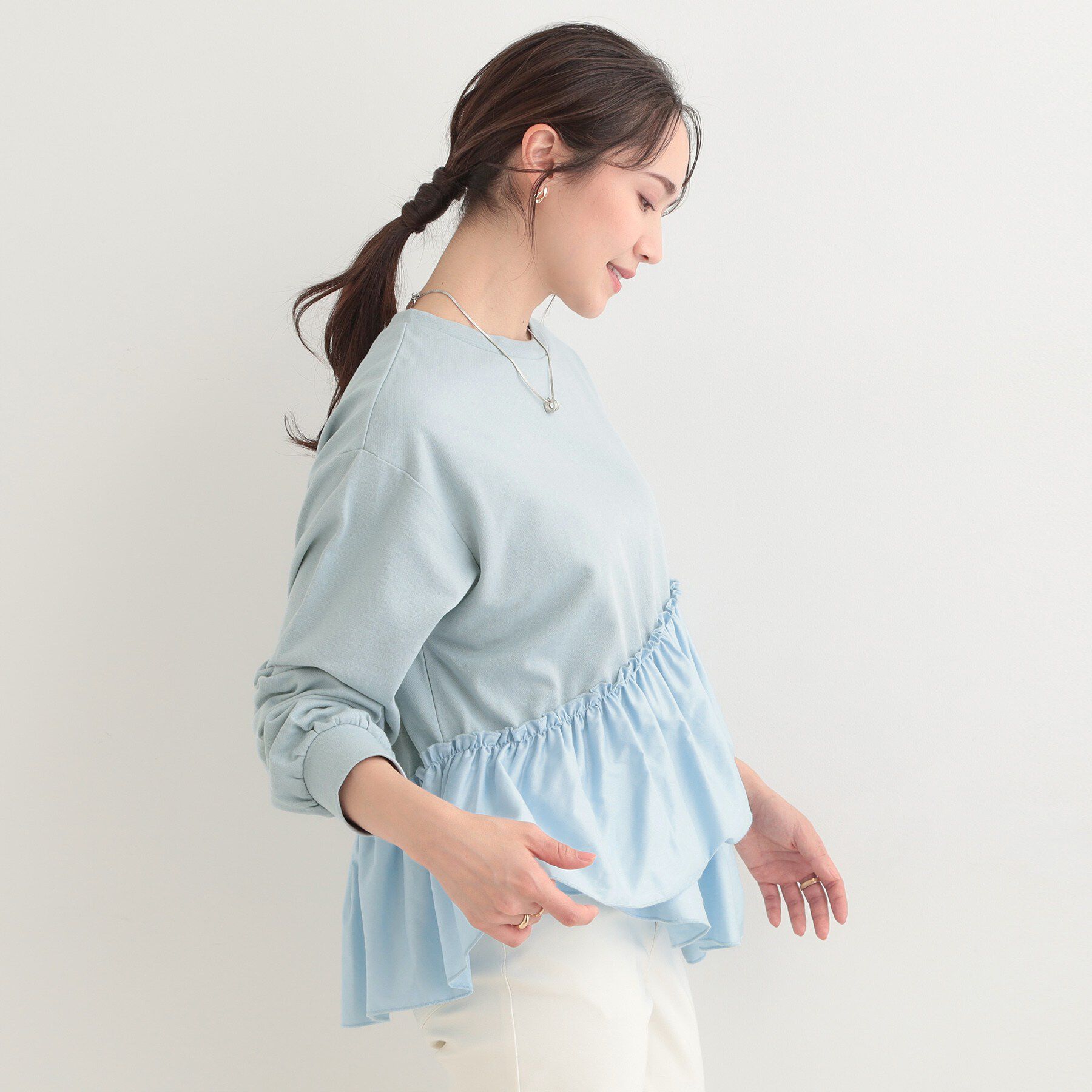 SHOO･LA･RUE「【洗濯機可】ほんのり甘い アシンメトリーフリルの上品トップス」|パーカー|