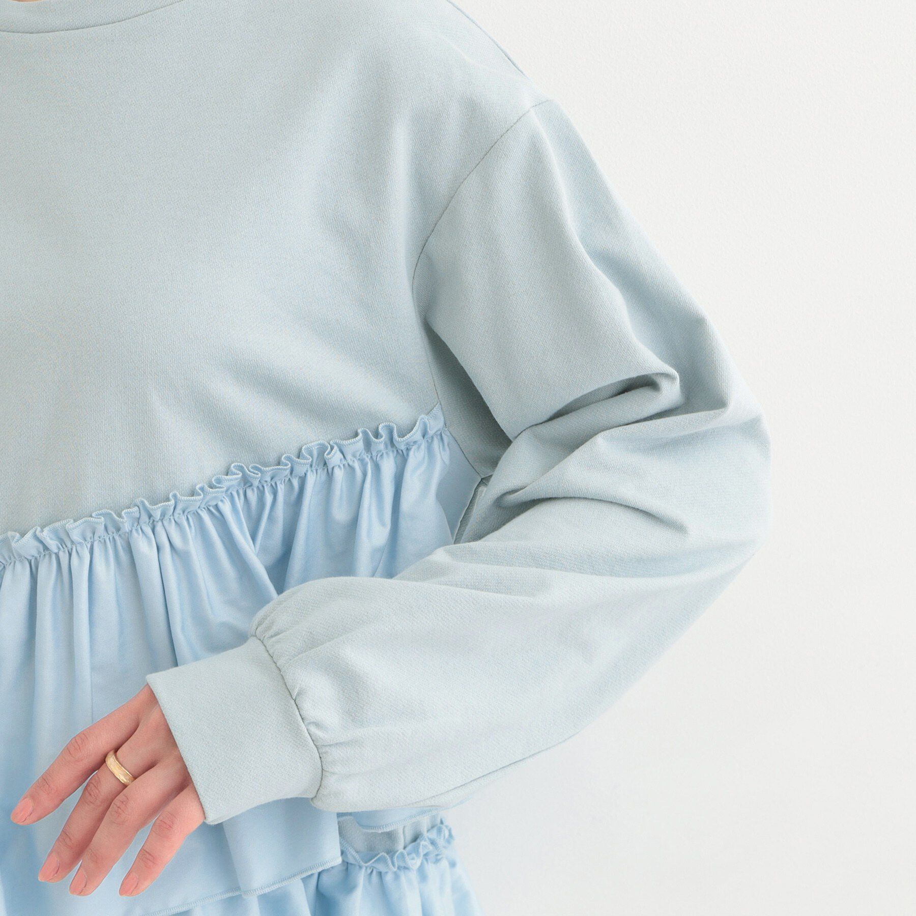 SHOO･LA･RUE「【洗濯機可】ほんのり甘い アシンメトリーフリルの上品トップス」|パーカー|