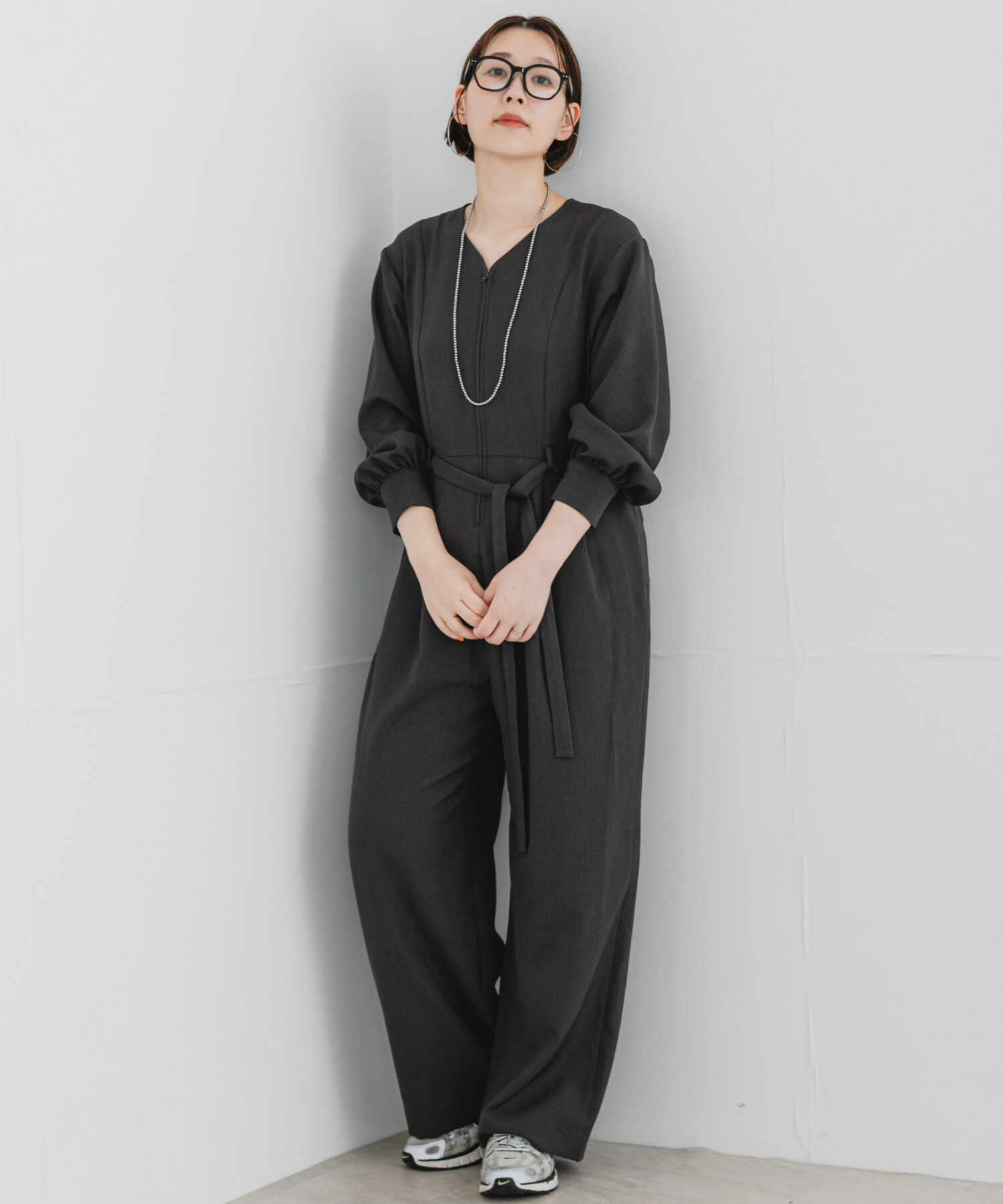 URBAN RESEARCH ROSSO「『UR TECH SMOOTHLUXE』F by ROSSO　ハーフZIPジャンプスーツ」|スカート|チャコールグレー