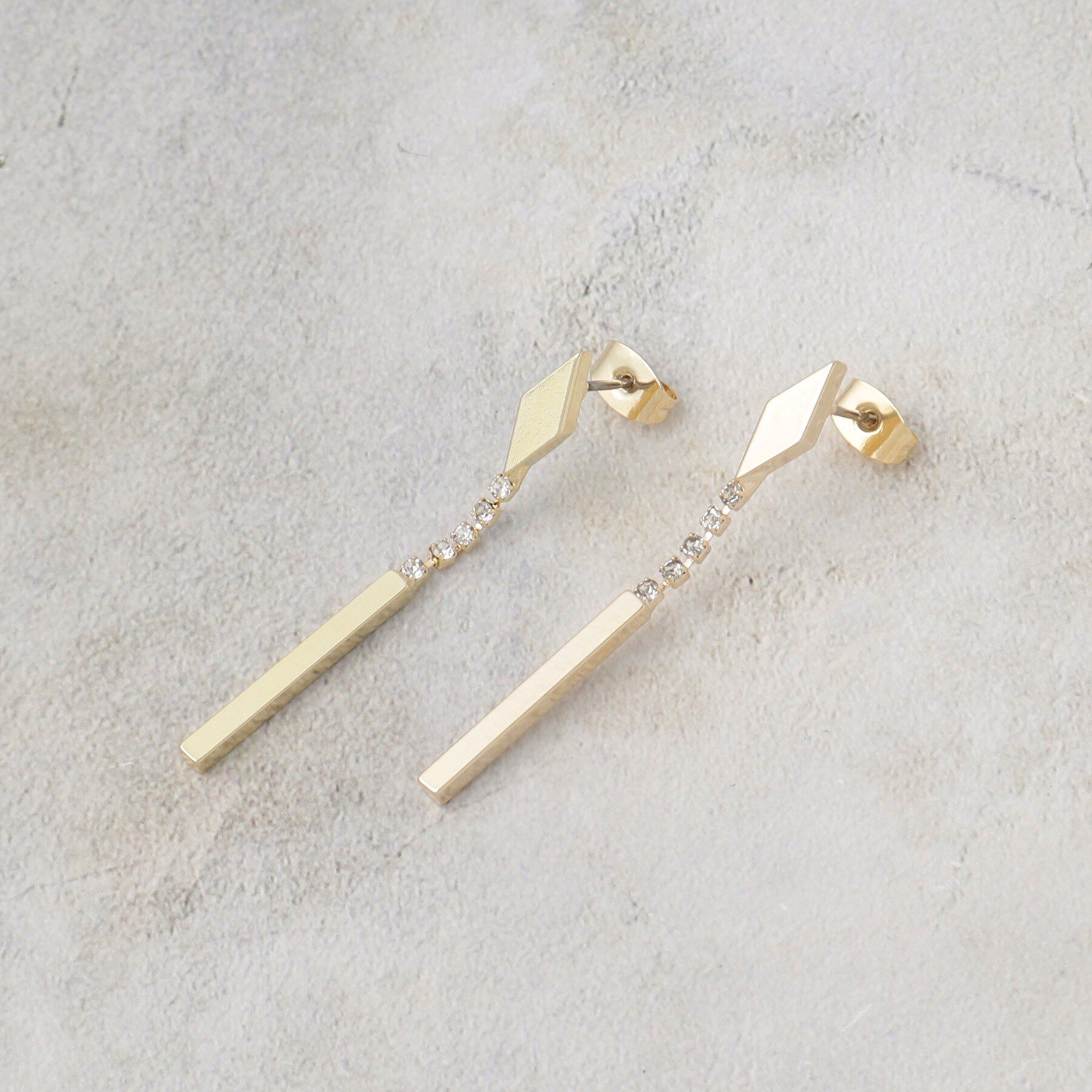 OPAQUE.CLIP「ダイヤシェイプメタル&times;ビジュー ピアス」|ピアス|