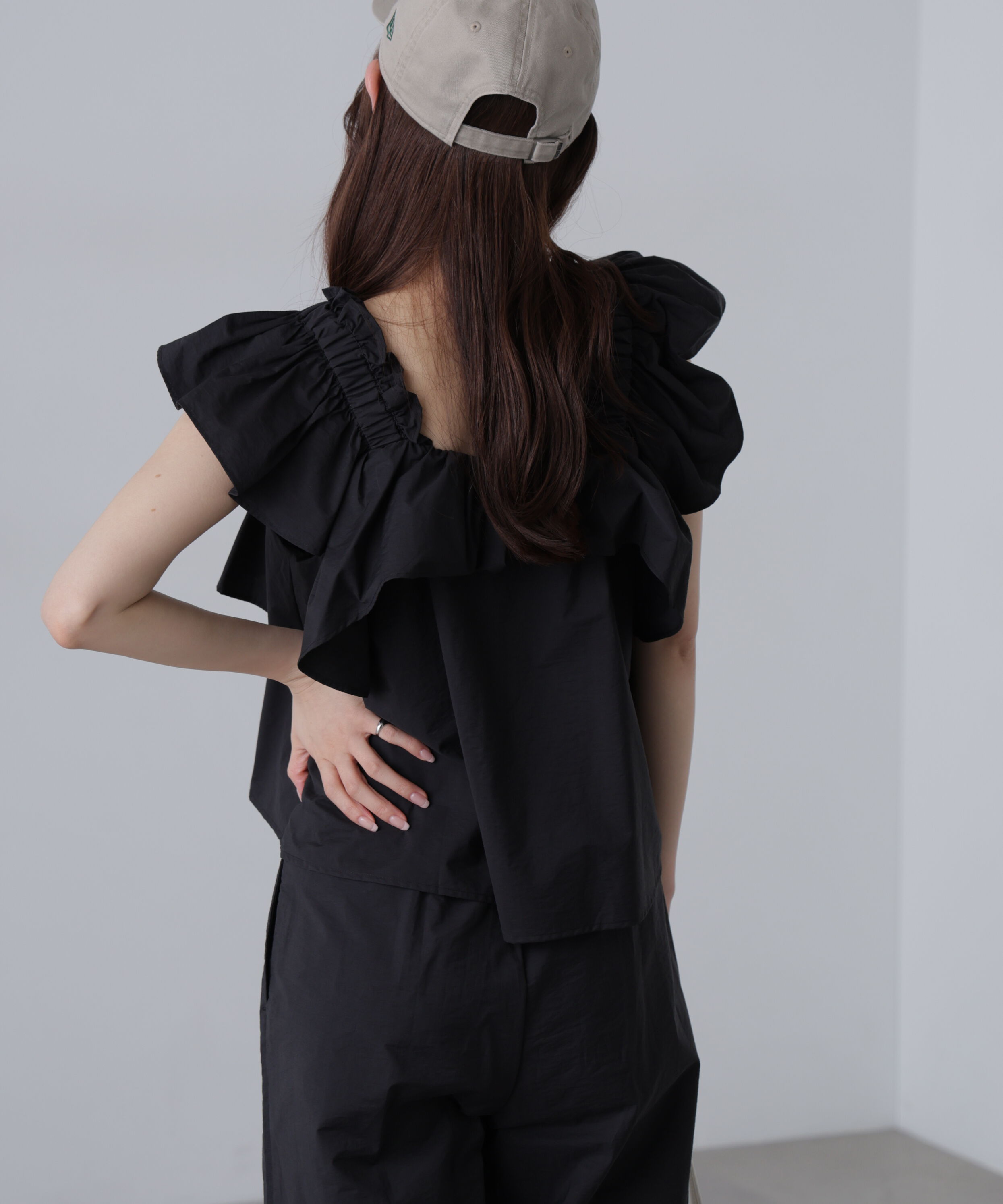  「〈セットアップ対応〉ギャザーショルダーノースリーブブラウス」|シャツ・ブラウス|