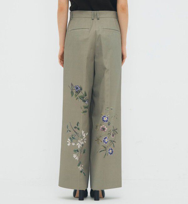CABaN「コットンツイル フラワープリント2タックワイドパンツ」|チノ|