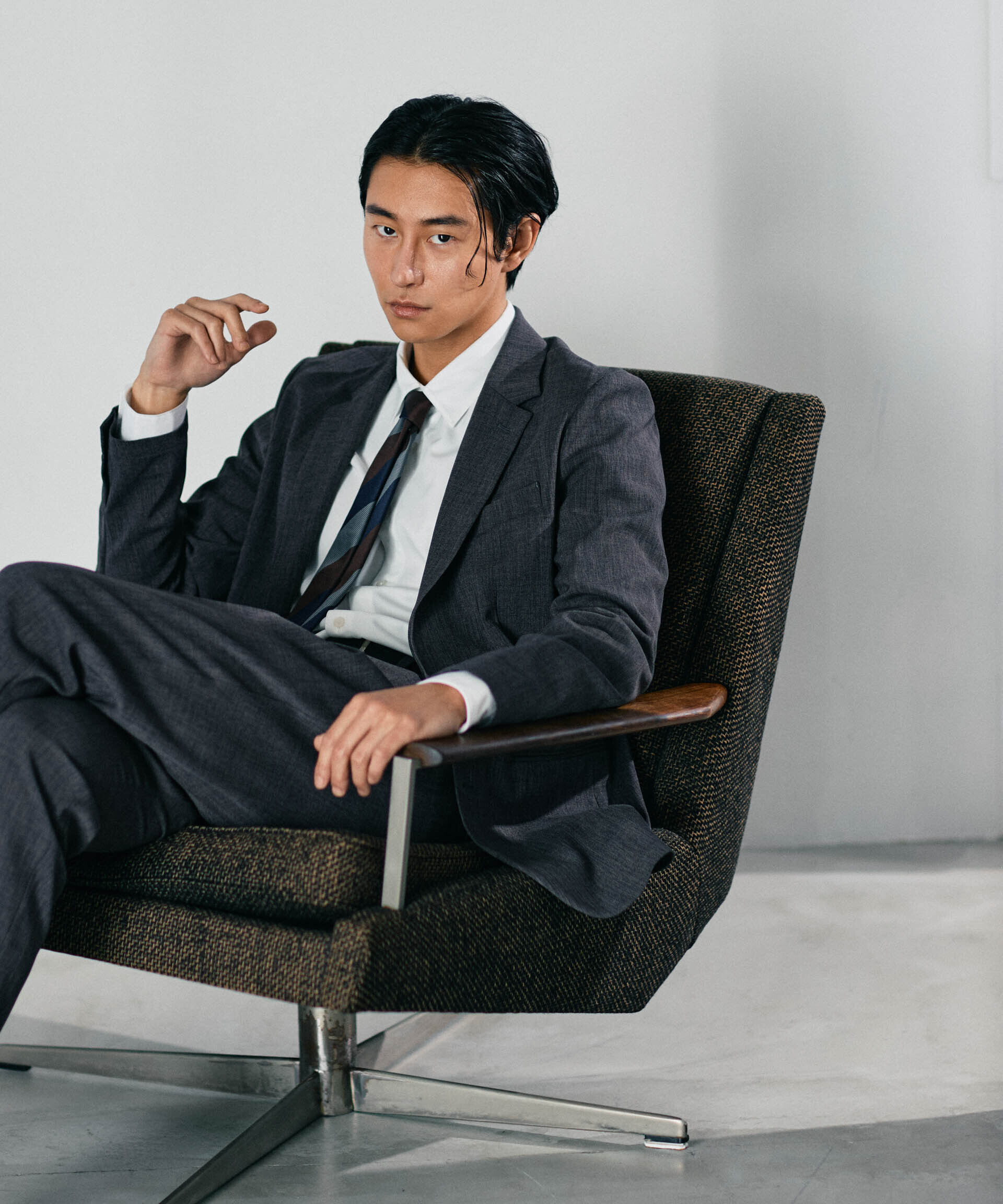 nano･universe「「Damerino」ドビークロスストレッチセットアップ」|スーツ|D.グレー2