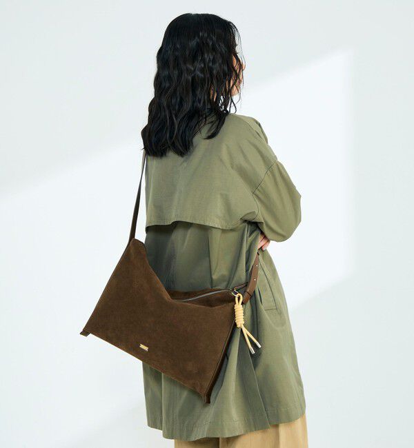 fredy emue「フェイクスエードソフトスクエアショルダーバッグ」|ショルダー・メッセンジャー|ダークブラウン