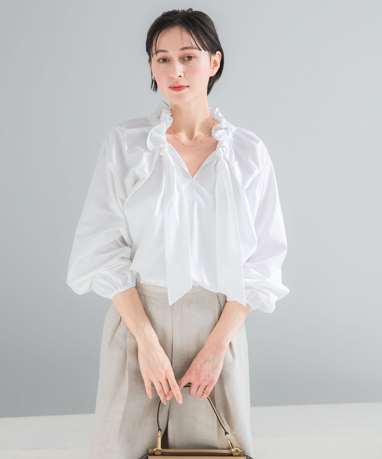 URBAN RESEARCH ROSSO「フリルネックシャツブラウス」|シャツ・ブラウス|ホワイト