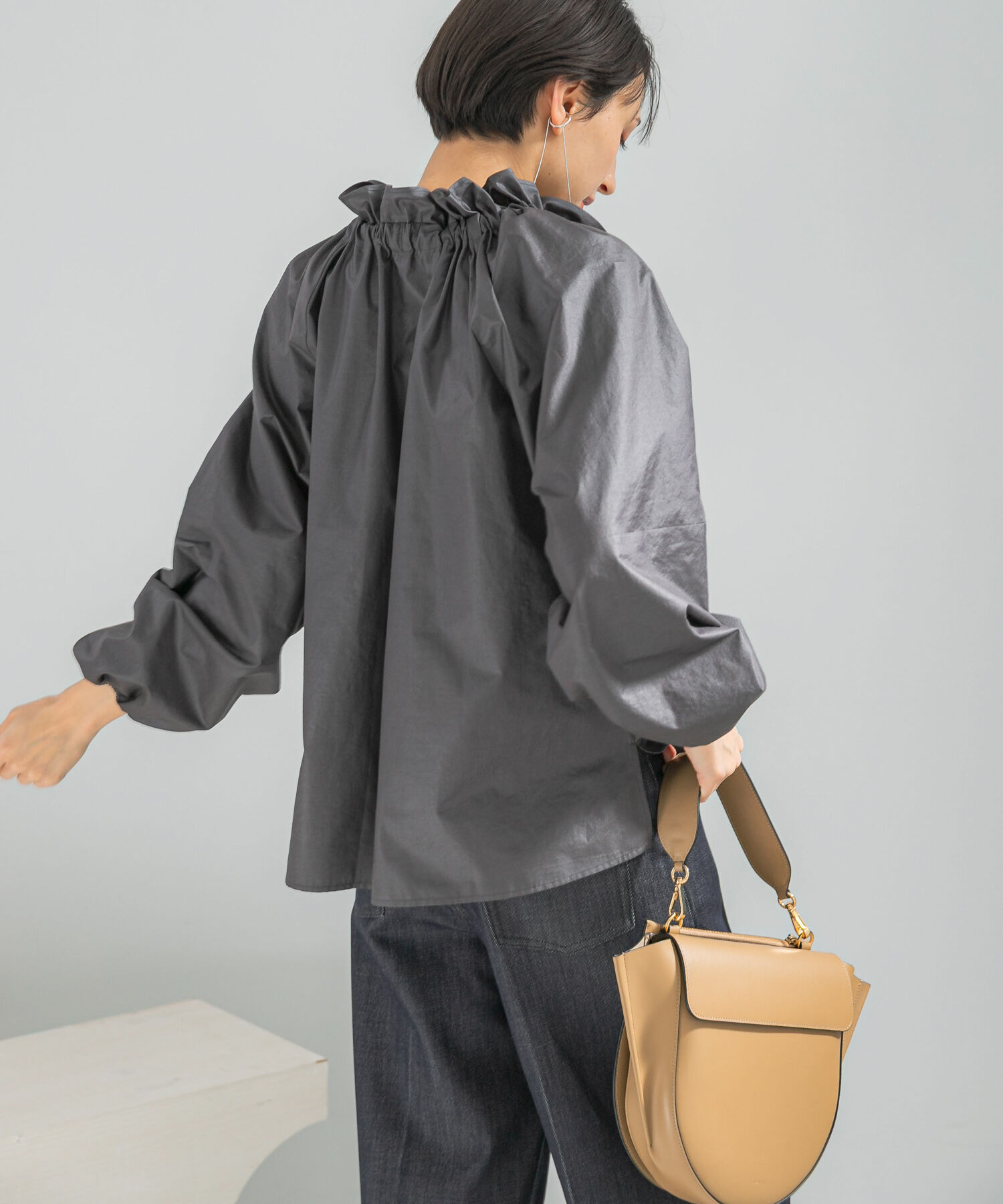 URBAN RESEARCH ROSSO「フリルネックシャツブラウス」|シャツ・ブラウス|