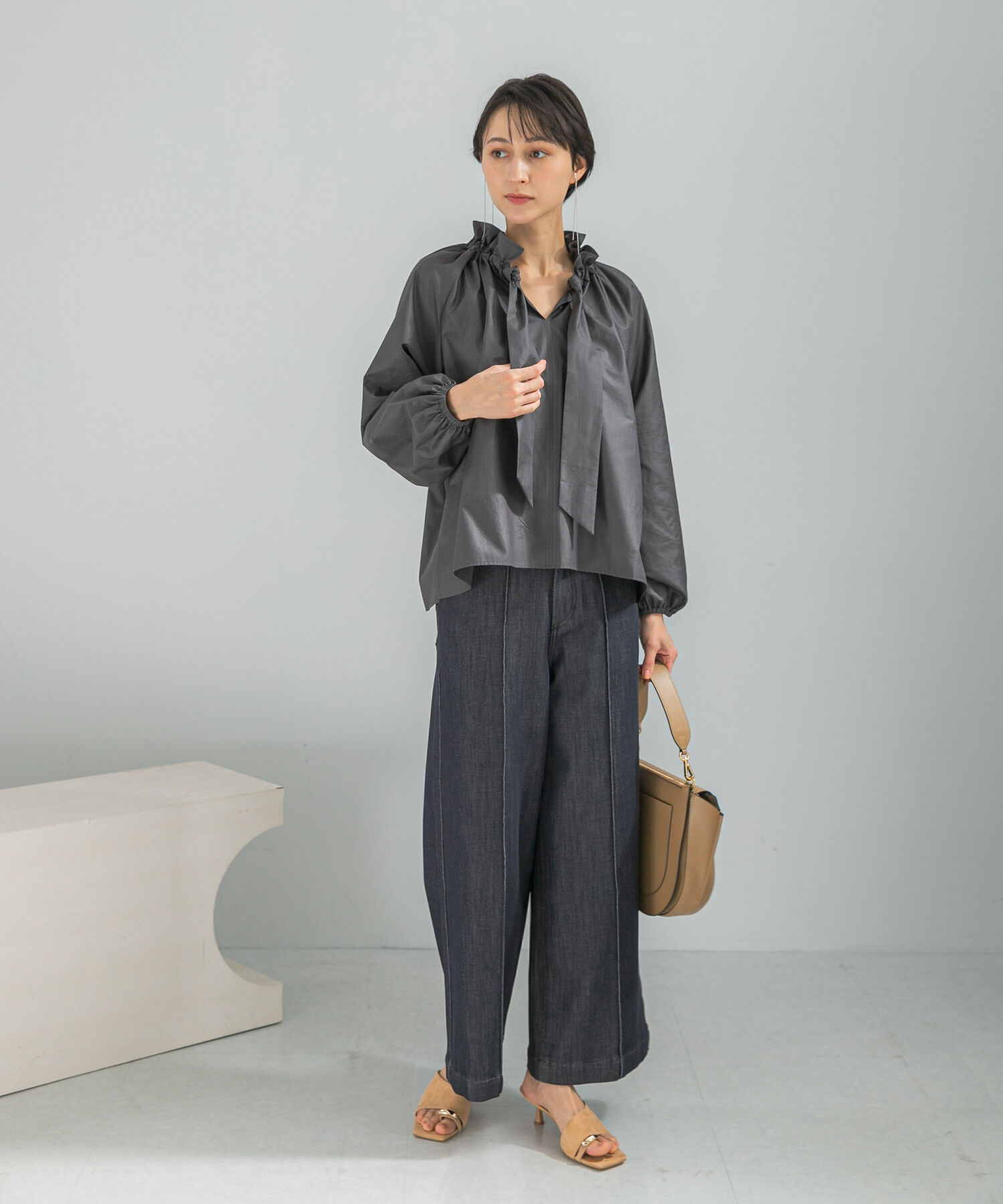 URBAN RESEARCH ROSSO「フリルネックシャツブラウス」|シャツ・ブラウス|