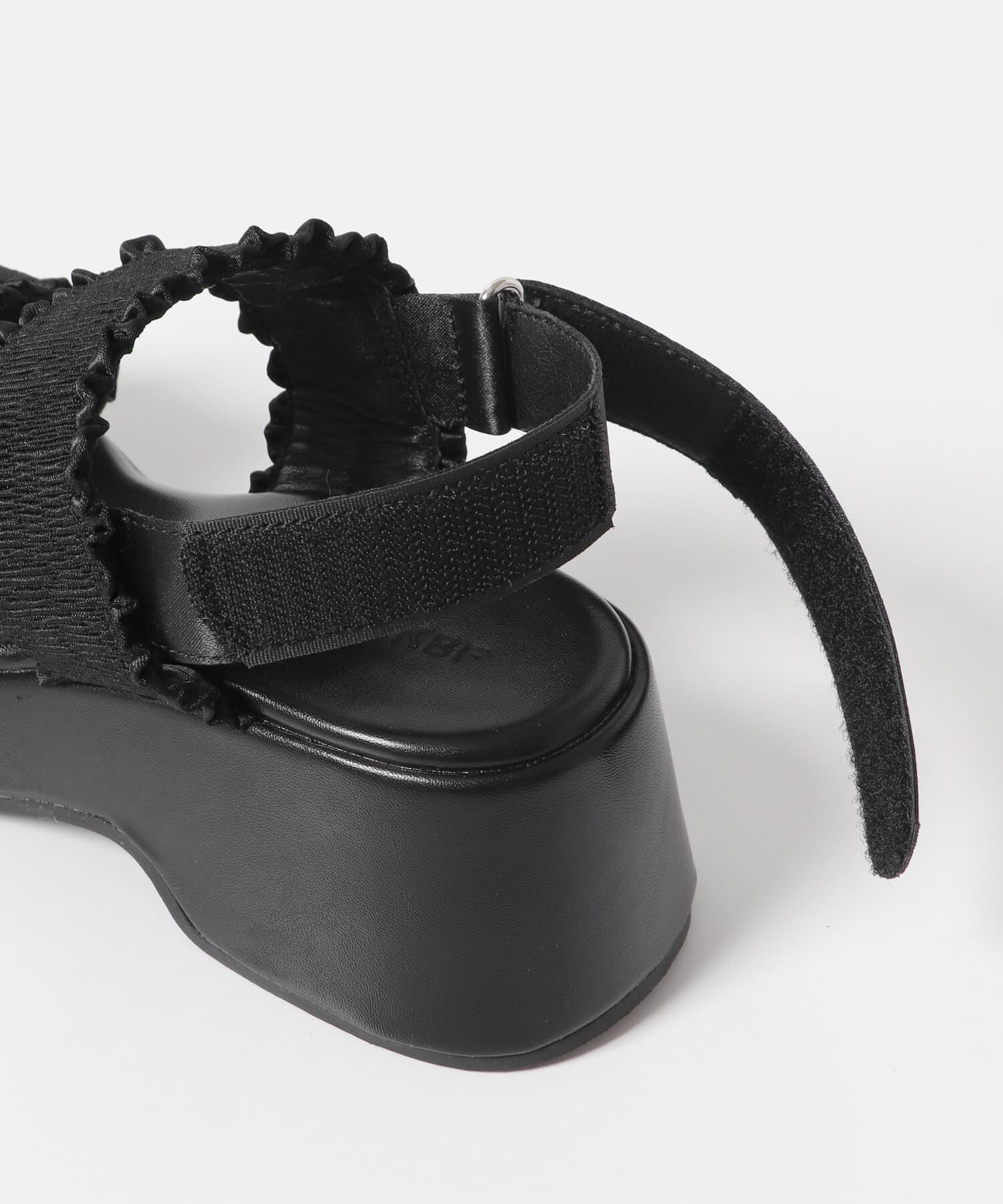  「シャーリングベルトサンダル」|サンダル|