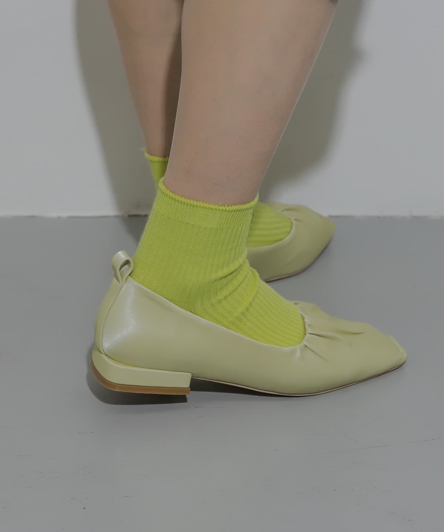 SENSE OF PLACE by URBAN RESEARCH「シャイニーギャザーフラットシューズ」|パンプス|