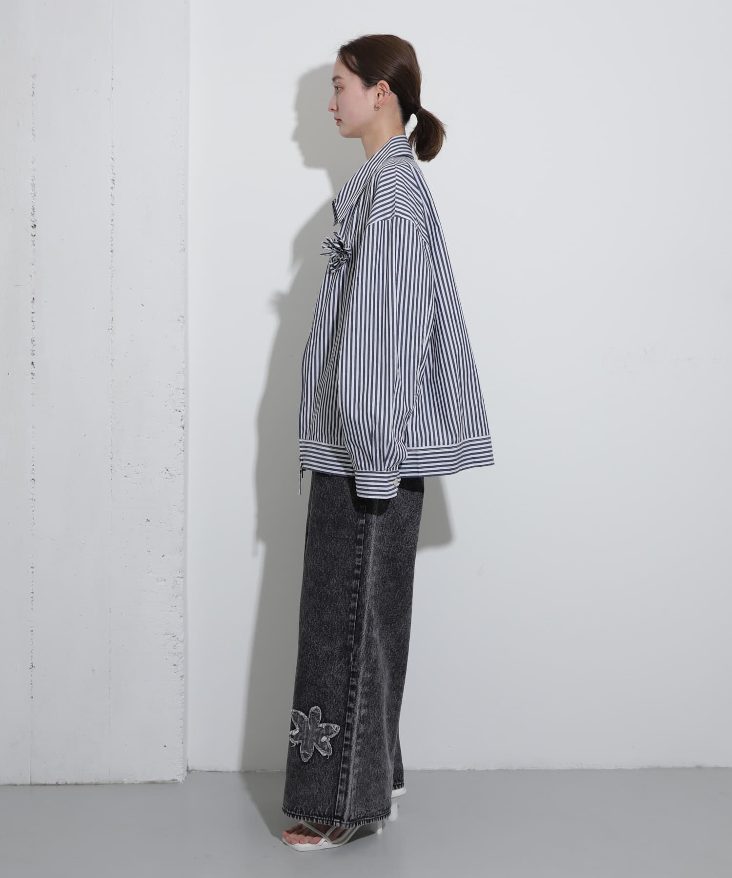 SENSE OF PLACE by URBAN RESEARCH「hxcyyd &times; SOP　ストライプフラワーコサージュシャツブルゾン(UNISEX)」|ブルゾン・スタジャン|