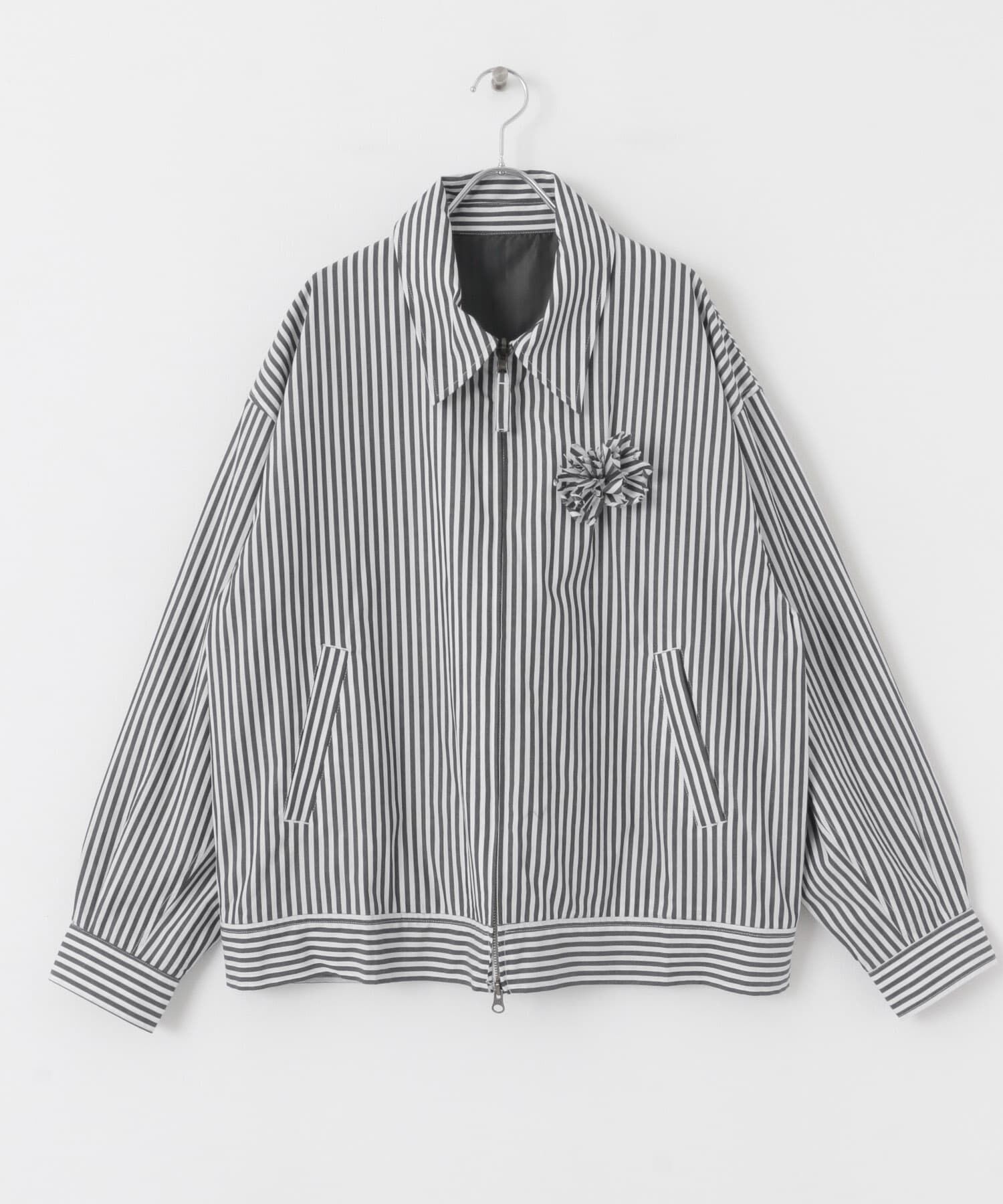 SENSE OF PLACE by URBAN RESEARCH「hxcyyd &times; SOP　ストライプフラワーコサージュシャツブルゾン(UNISEX)」|ブルゾン・スタジャン|