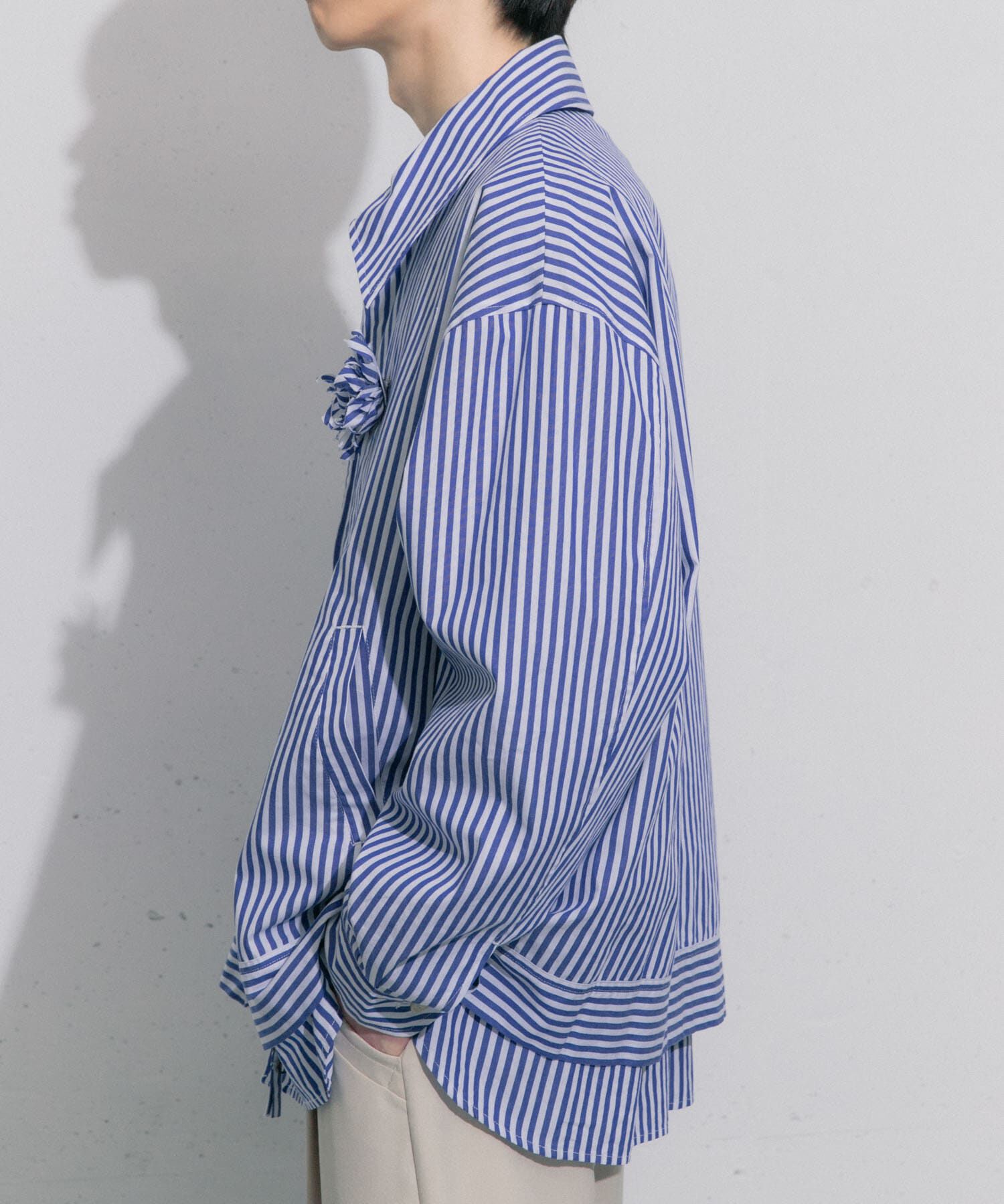 SENSE OF PLACE by URBAN RESEARCH「hxcyyd &times; SOP　ストライプフラワーコサージュシャツブルゾン(UNISEX)」|ブルゾン・スタジャン|