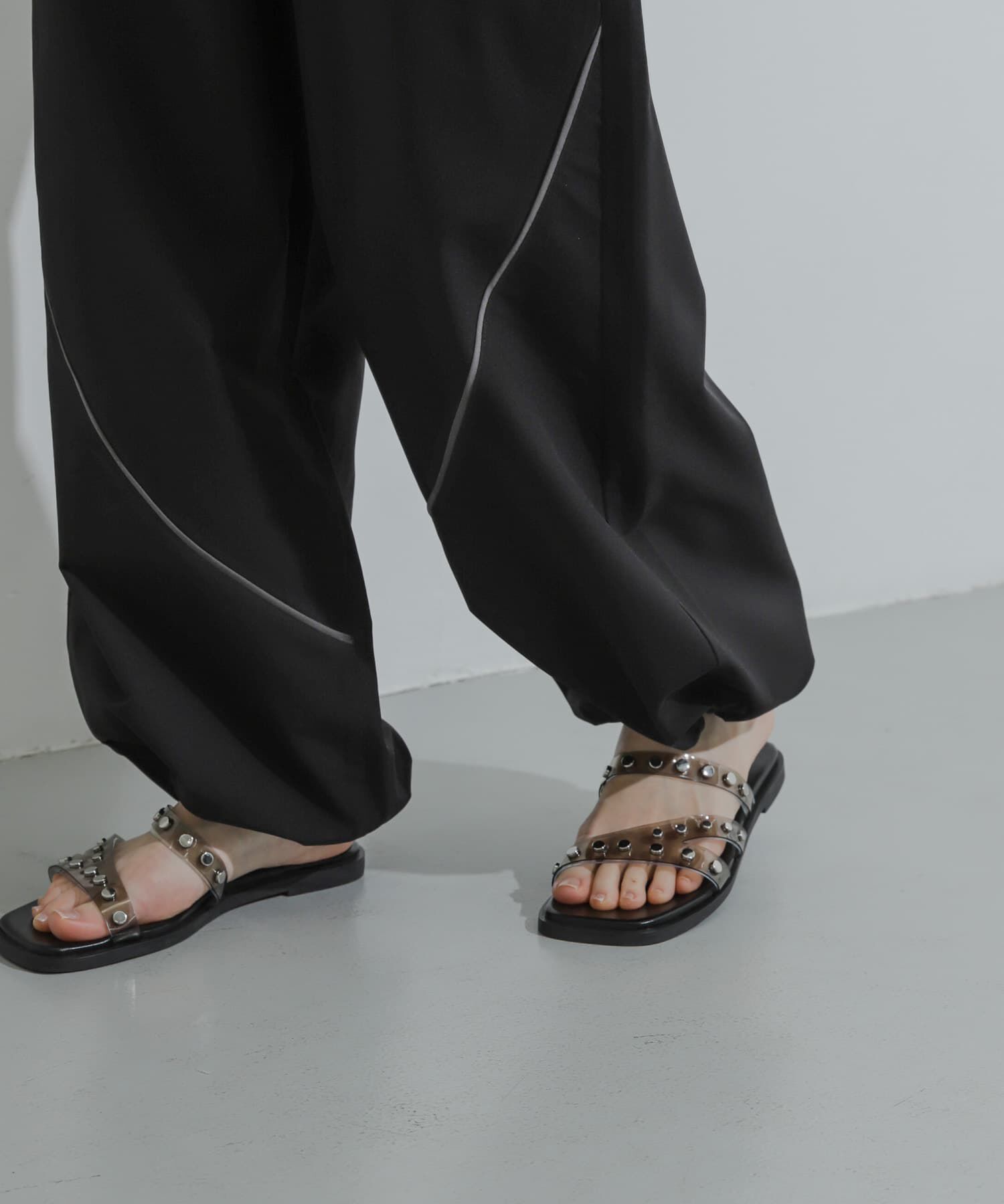 SENSE OF PLACE by URBAN RESEARCH「スタッズフラットサンダル」|サンダル|