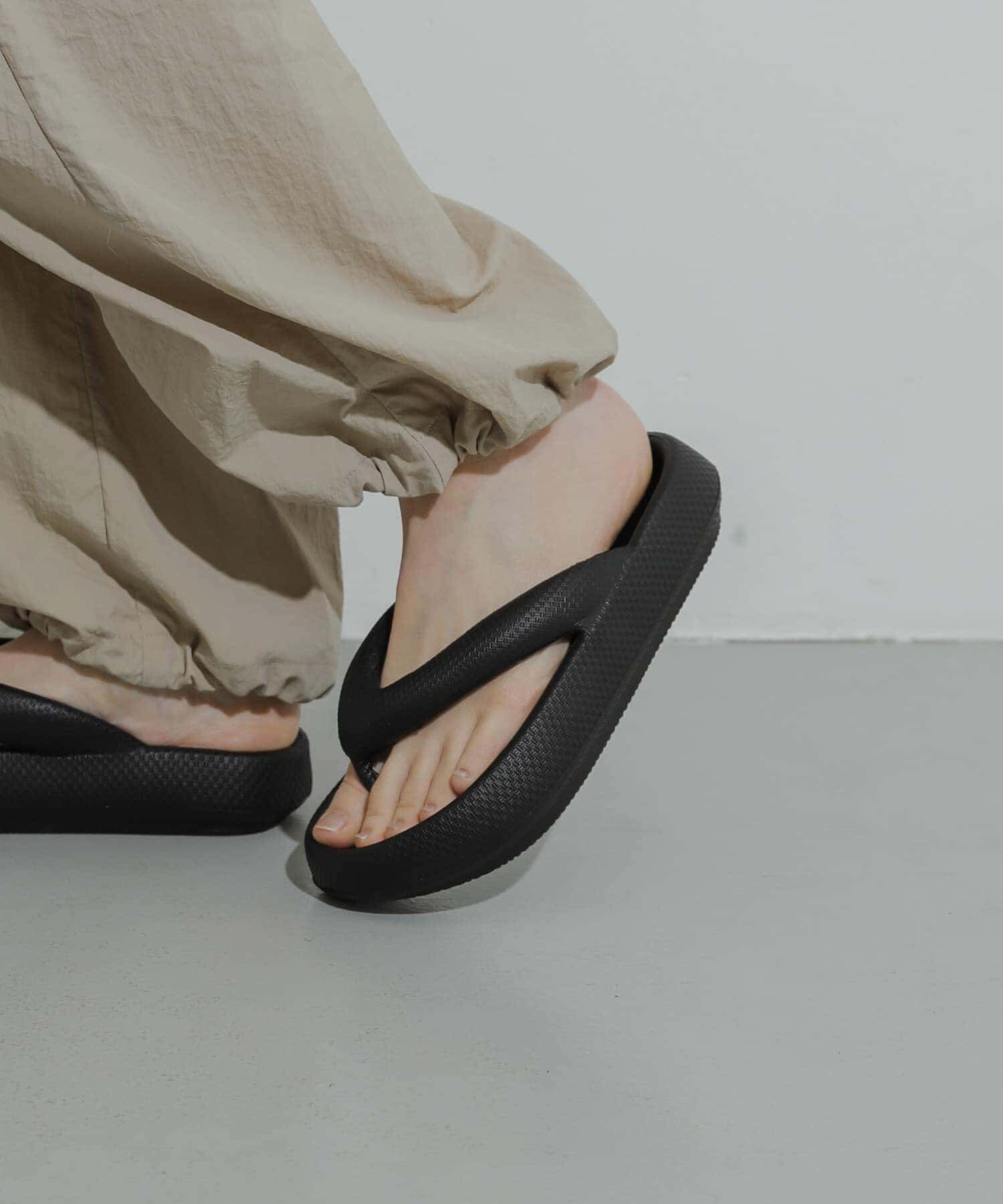 SENSE OF PLACE by URBAN RESEARCH「『WEB/一部店舗限定』トングクッションサンダル」|サンダル|