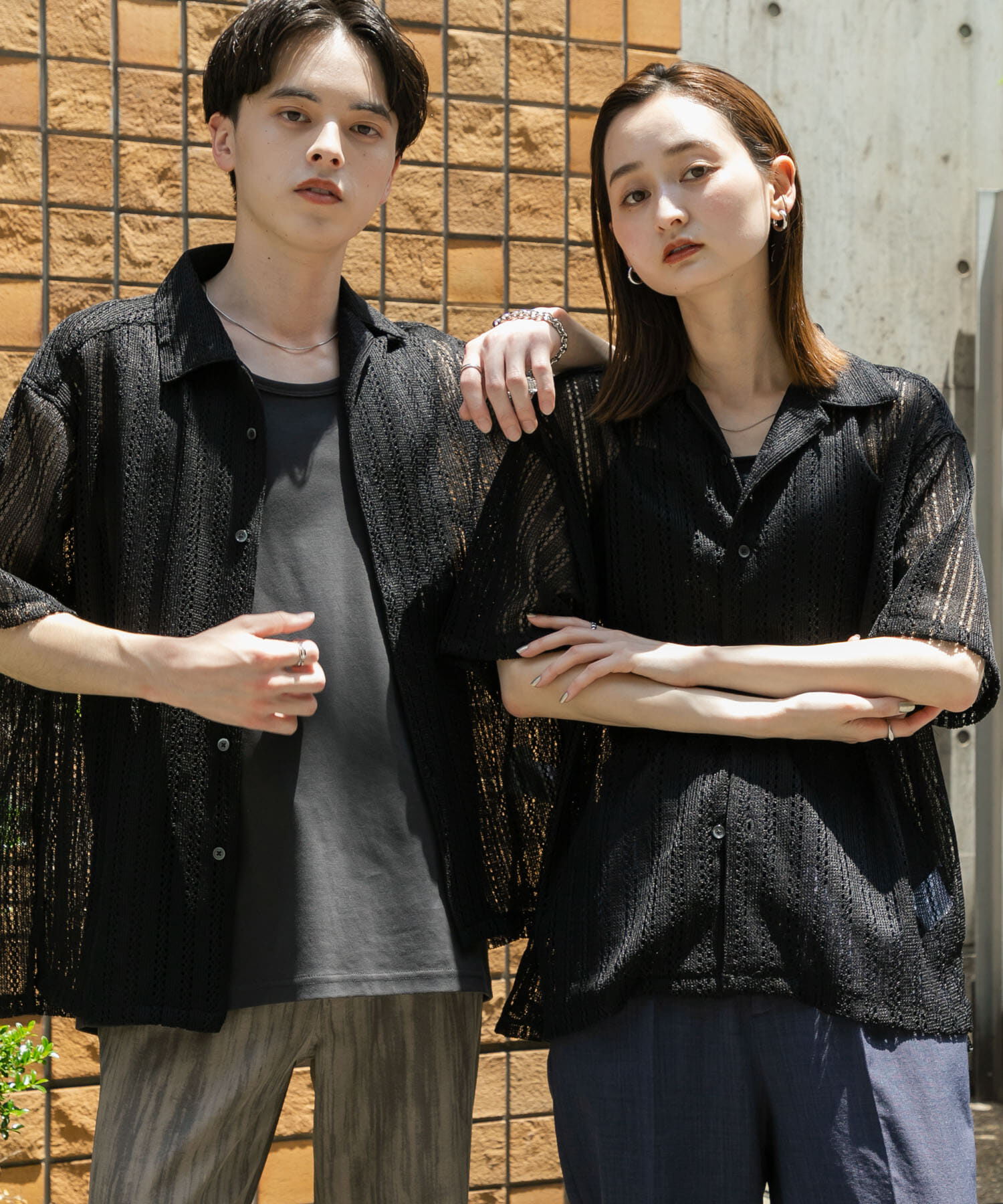 SENSE OF PLACE by URBAN RESEARCH「『ユニセックス』アソートレースオープンカラーショートスリーブシャツ」|シャツ・ブラウス|ブラック