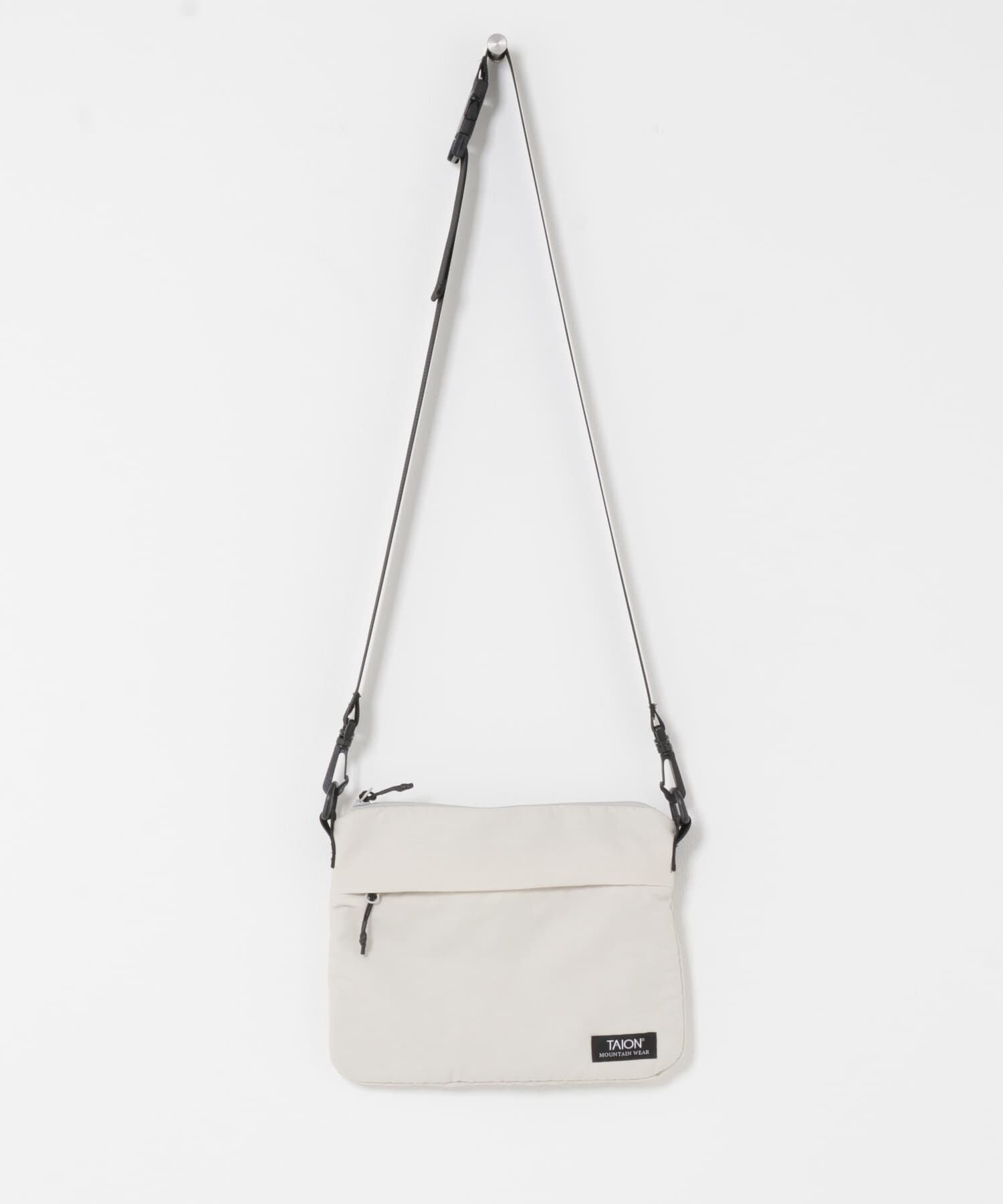 SENSE OF PLACE by URBAN RESEARCH「TAION　マウンテンサコッシュ」|ショルダー・メッセンジャー|