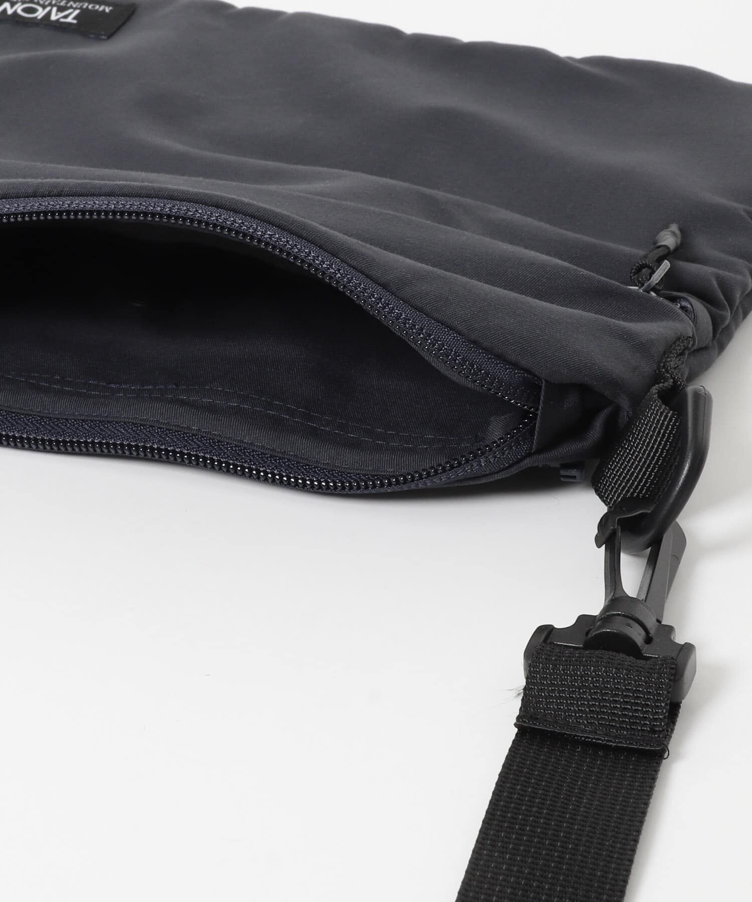 SENSE OF PLACE by URBAN RESEARCH「TAION　マウンテンサコッシュ」|ショルダー・メッセンジャー|