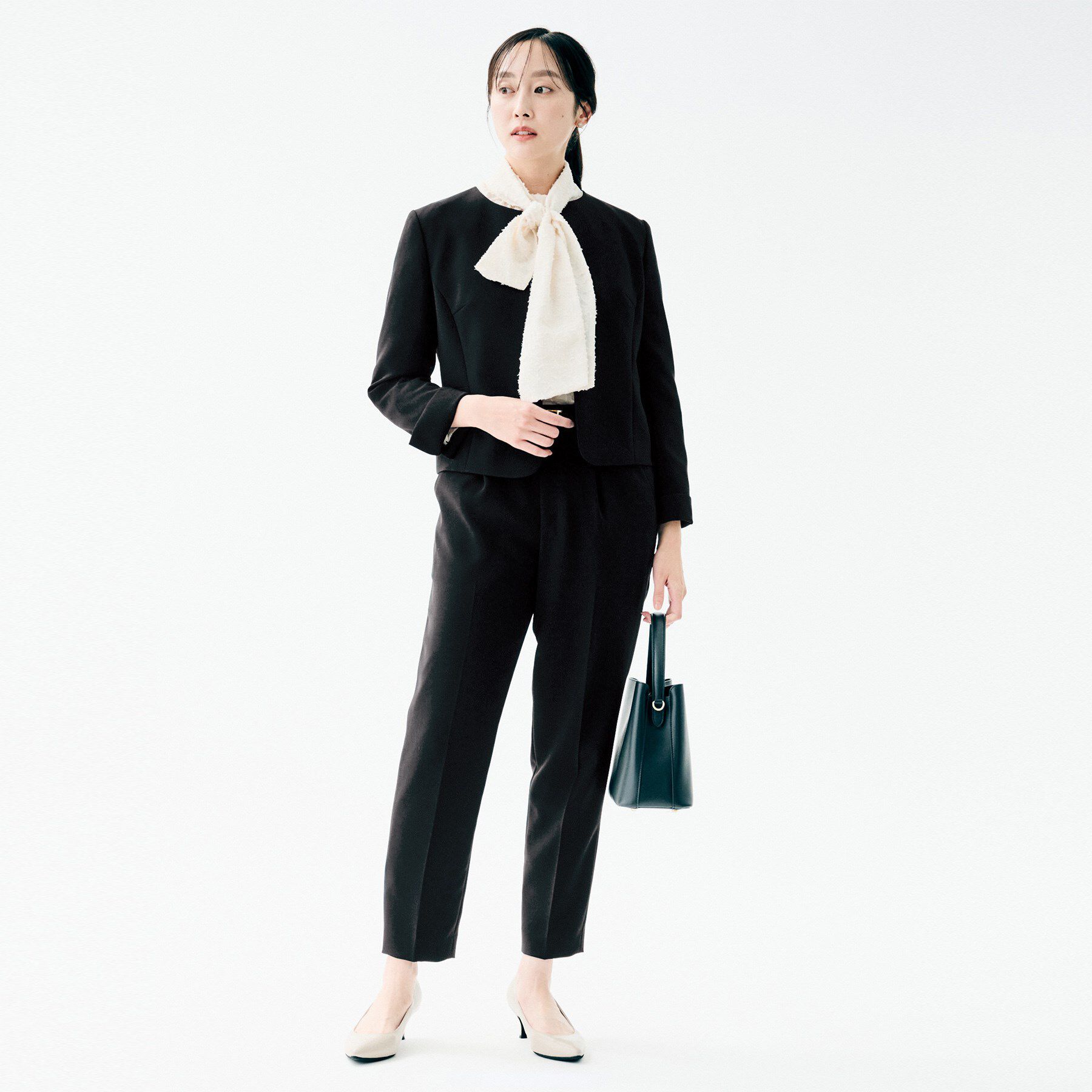 UNTITLED「【洗えるスーツ/ストレッチ性/後ろウエストゴム】テーパードパンツ」|その他|