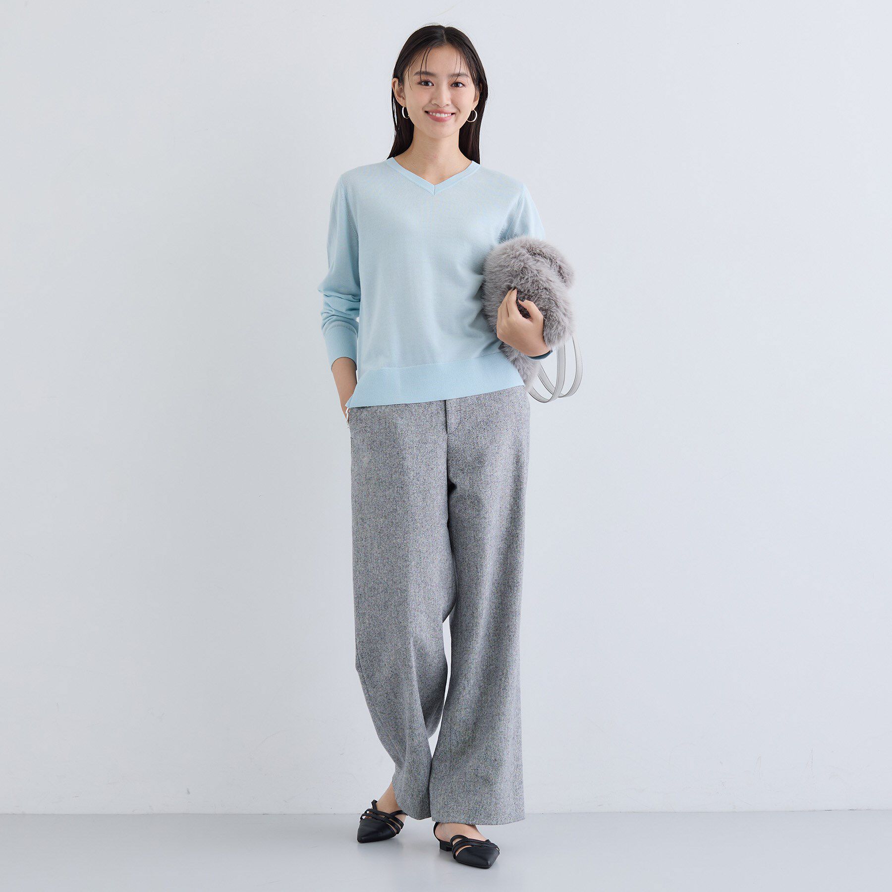 INDIVI「【洗える／毛玉になりにくい】エクストラファインウール Vネックニット」|ニット・セーター|